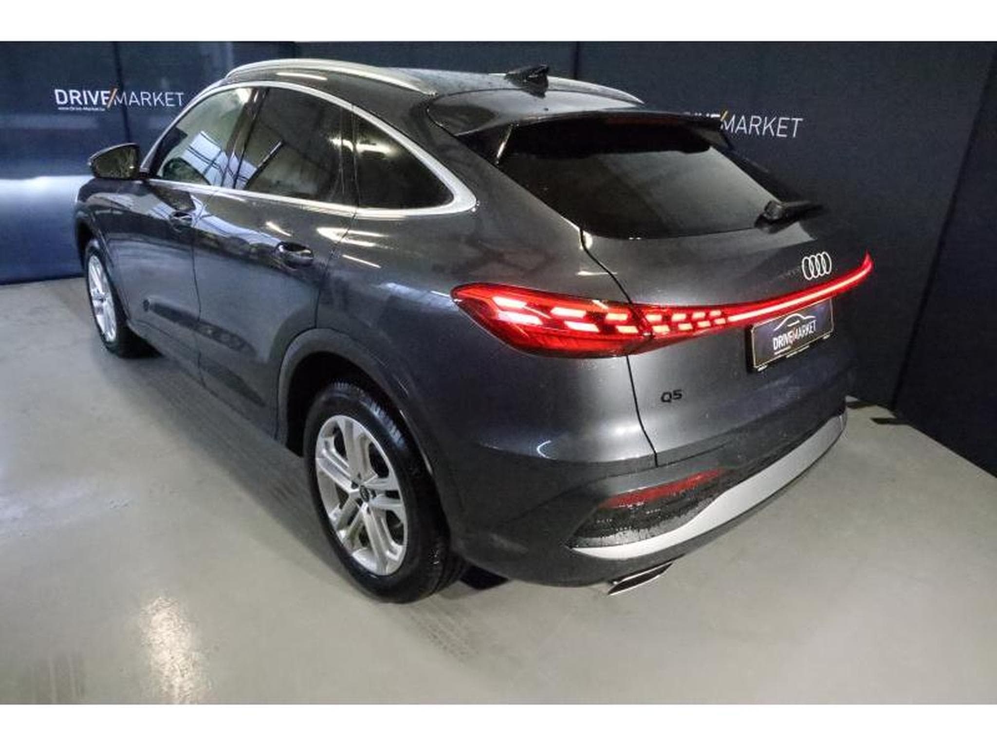 Audi Q5 Sportback (2025) - Photo 3