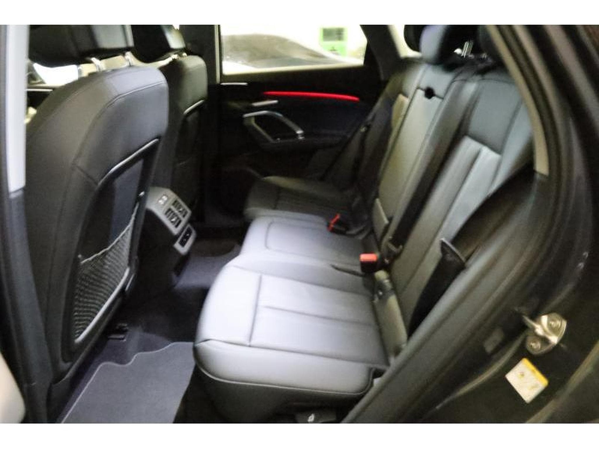 Audi Q5 Sportback (2025) - Photo 9