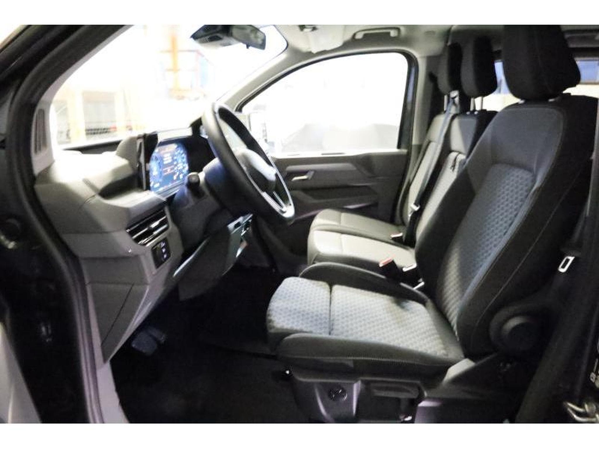 VW T7 STYLE COURT (2025) - Photo 9