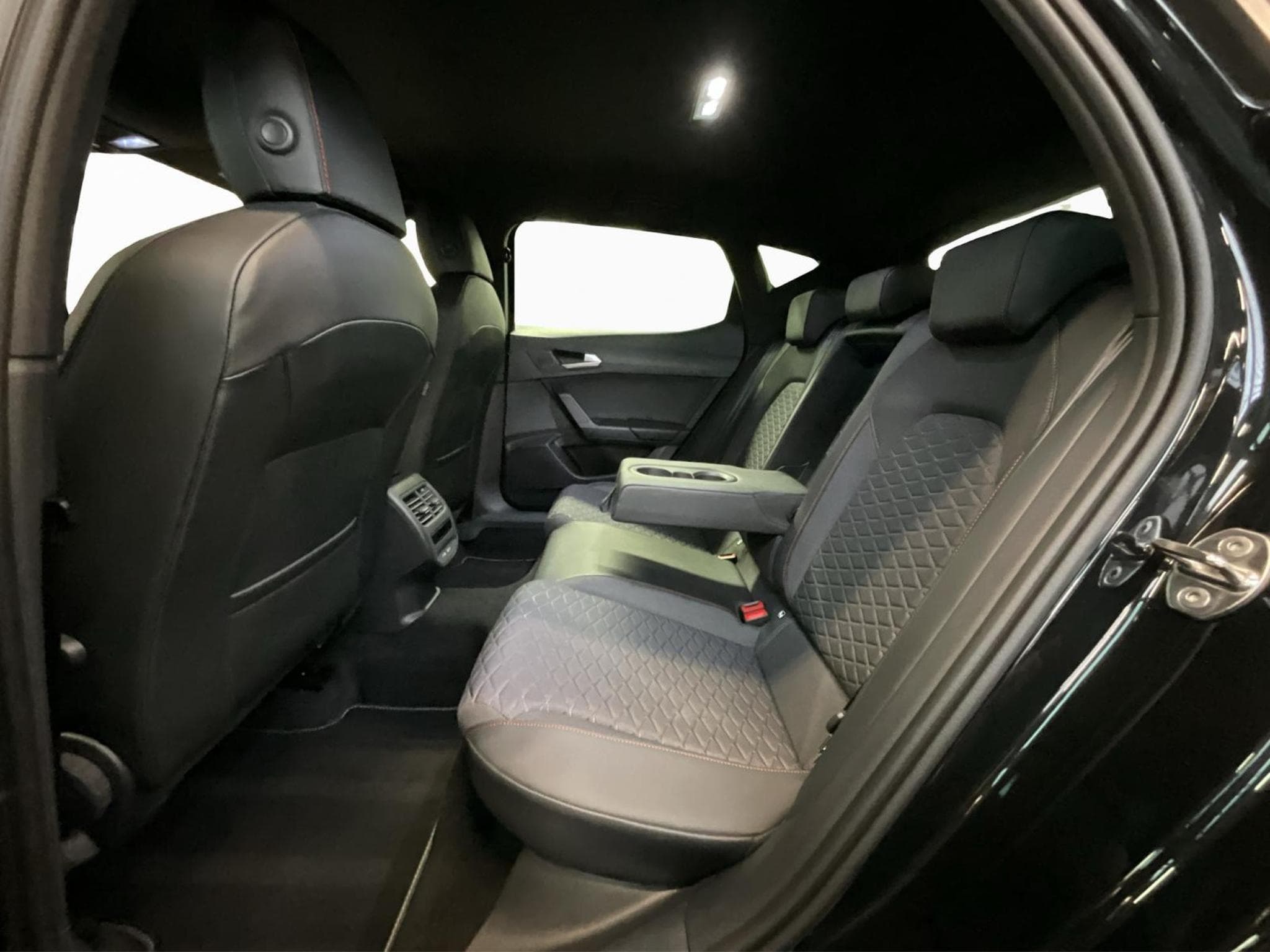 Seat Leon FR+DSG+LED+Kessy+Navi (2025) - Photo 15