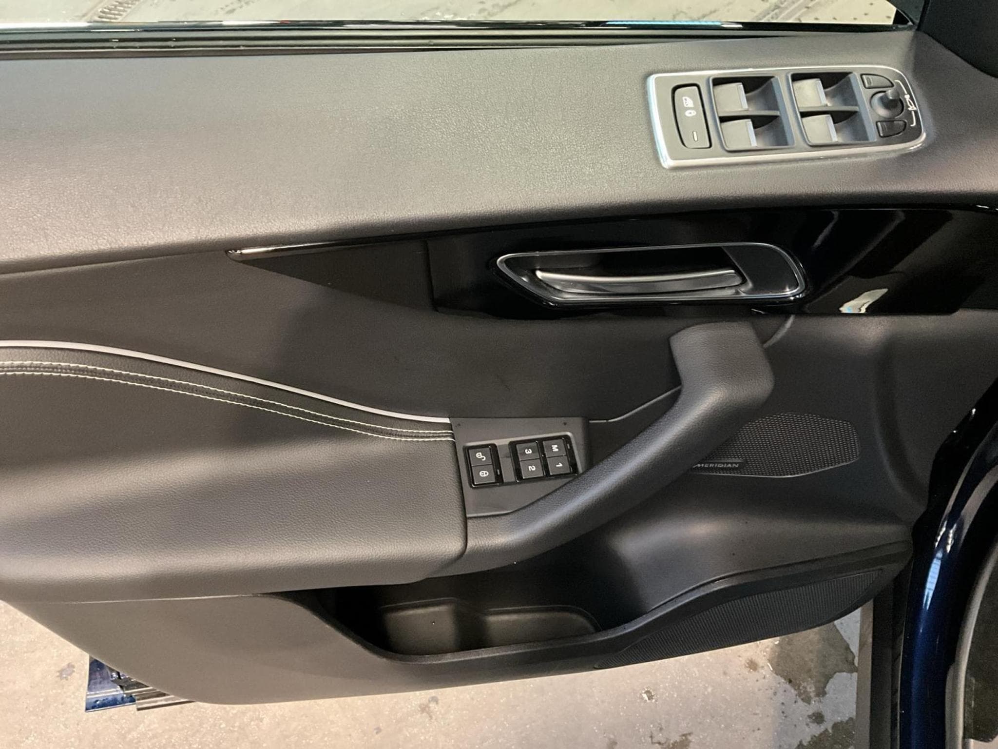 Jaguar F-Pace R-Sport+Aut+4Motion+Navi+Sound (2020) - Foto 17