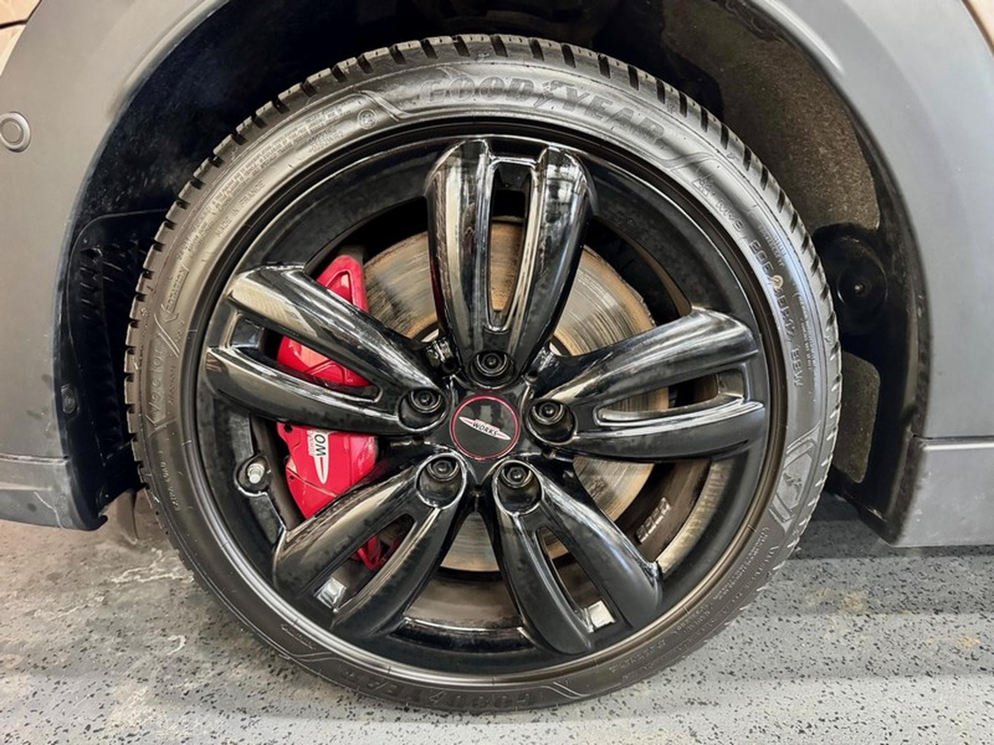 Mini Cooper Cooper 2.0 231cv Auto JCW-TRIM (2024) - Photo 3