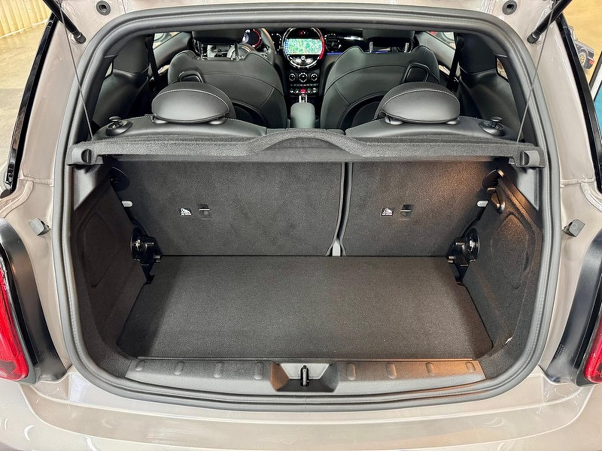 Mini Cooper Cooper 2.0 231cv Auto JCW-TRIM (2024) - Photo 7