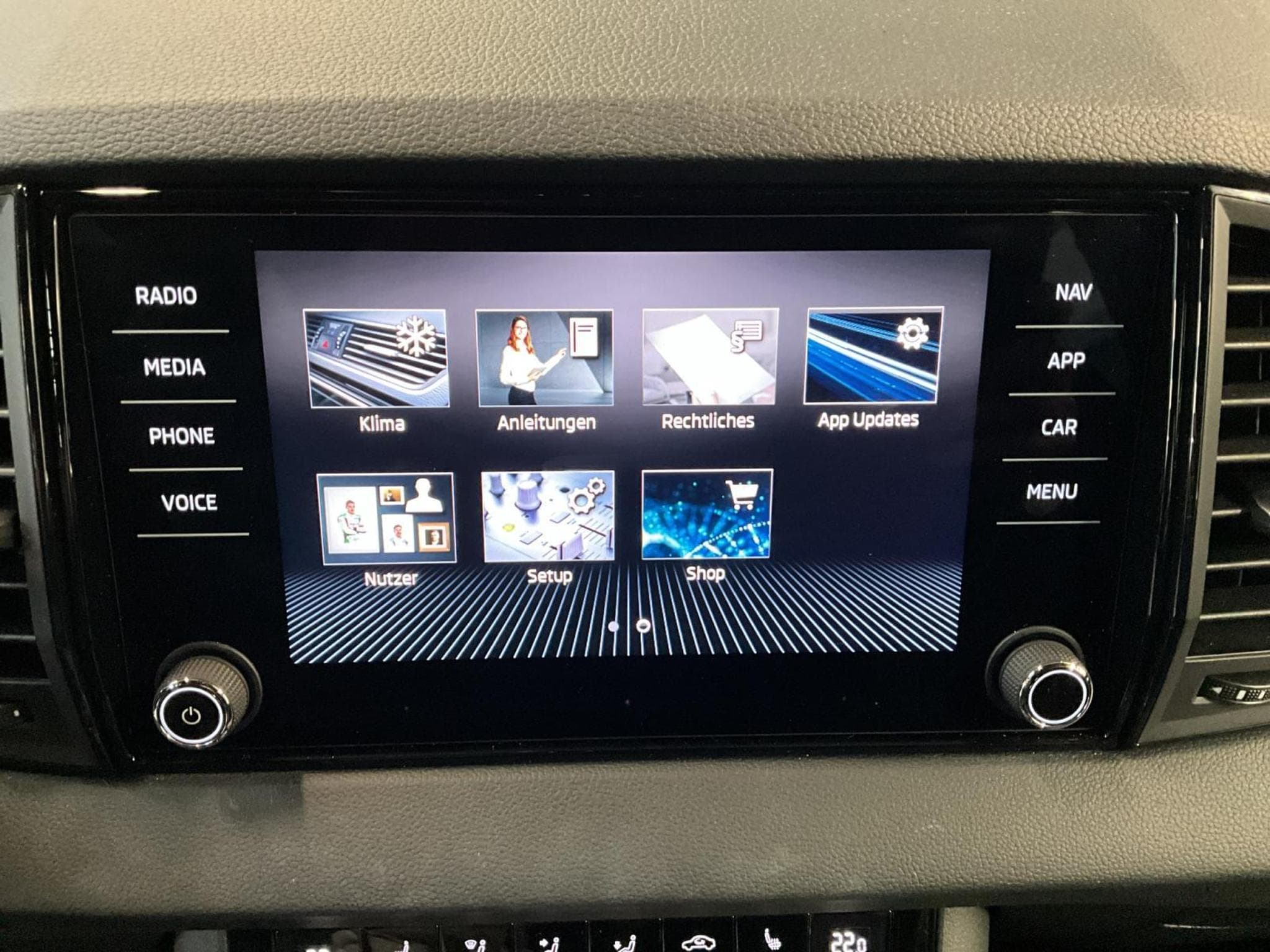 Skoda Karoq Sportline+DSG+4x4+Navi+Stand-H. (2024) - Foto 18