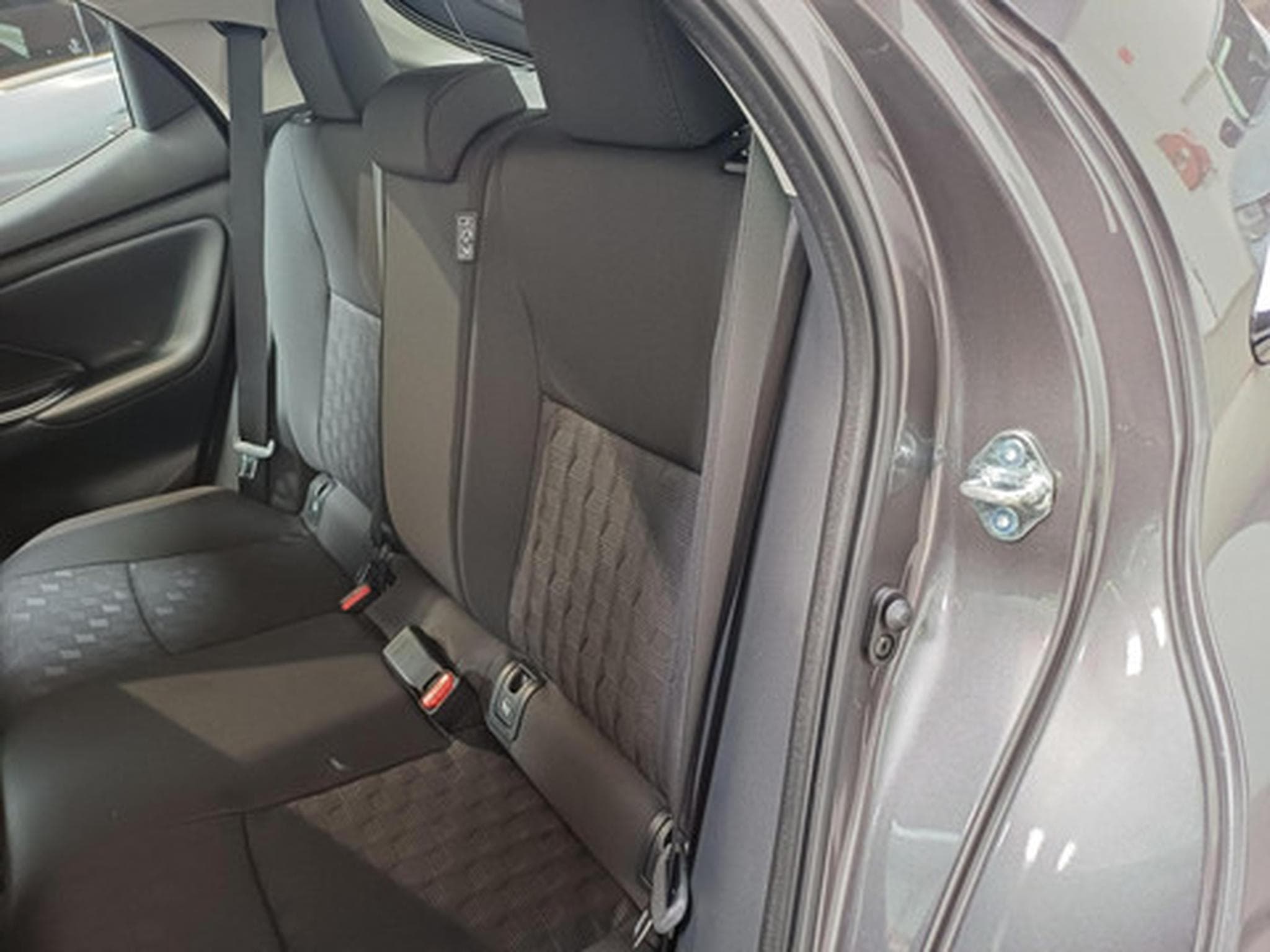 Mazda 2 Hybrid e-SKYACTIV R-EV 166 pk Exclusive-Line (2026) - Photo 8