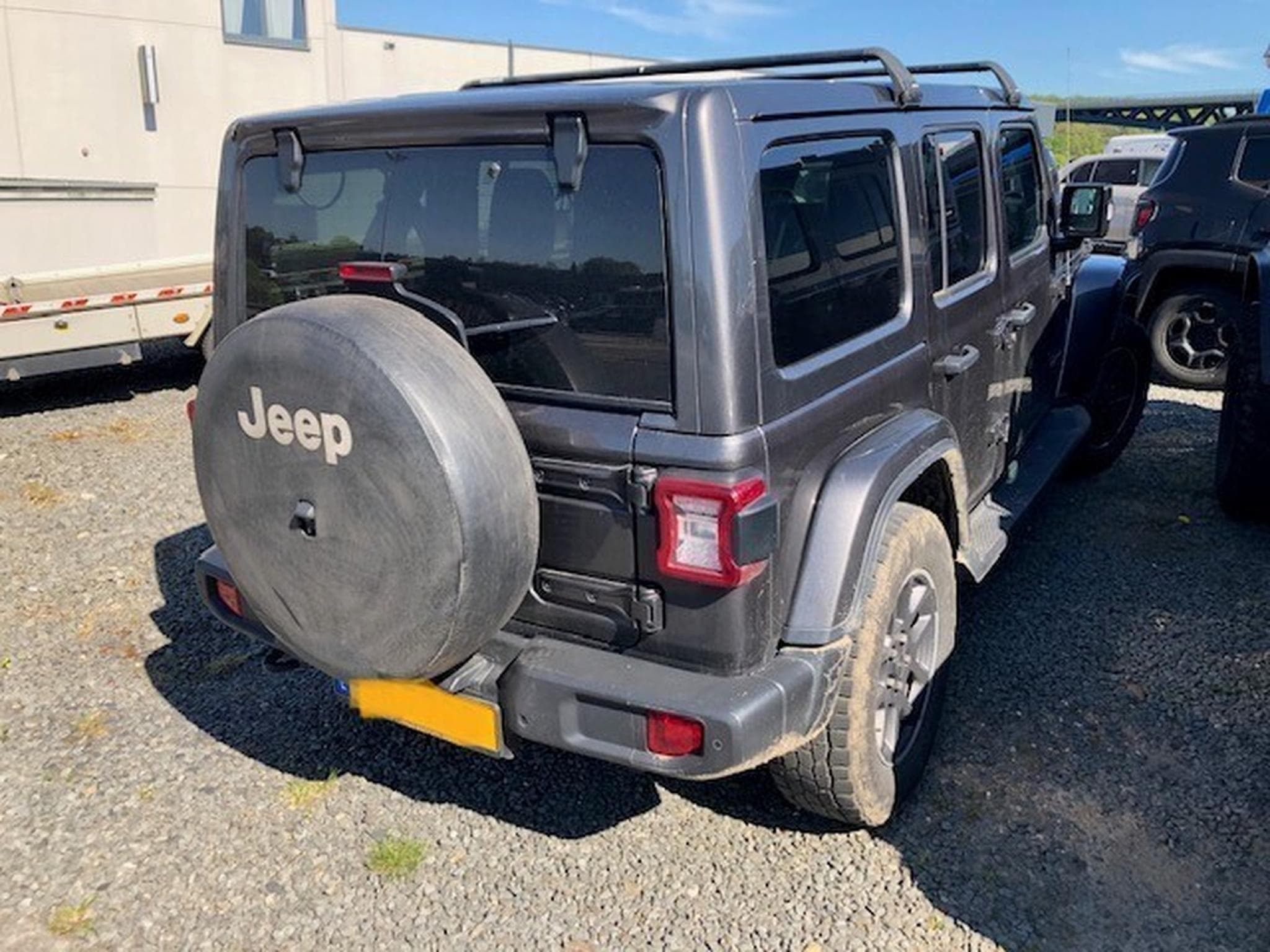 Jeep Wrangler "80th Anniversary Edition" (2021) - Photo 2