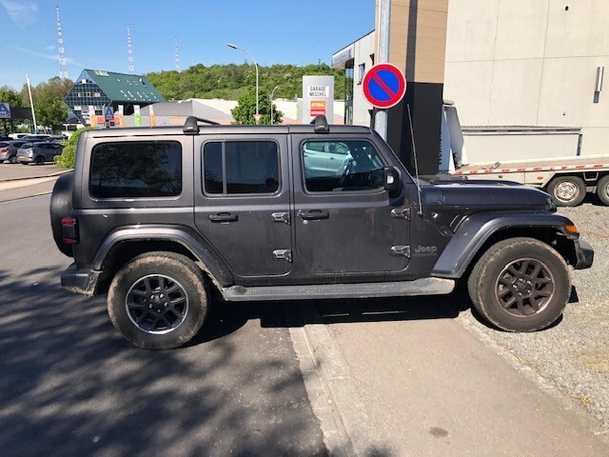 Jeep Wrangler "80th Anniversary Edition" (2021) - Photo 3