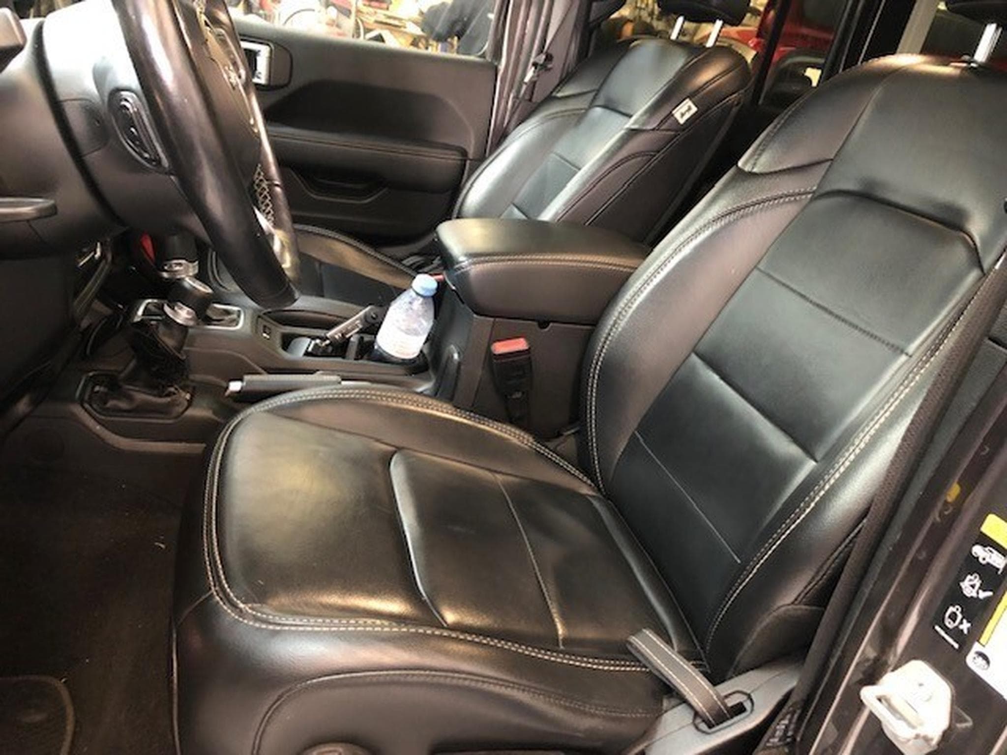 Jeep Wrangler "80th Anniversary Edition" (2021) - Photo 5