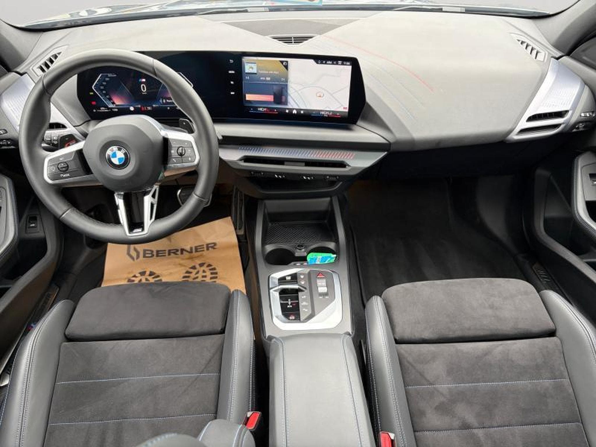 BMW 120 I Pack M / Panoramique / Essence (2025) - Photo 3