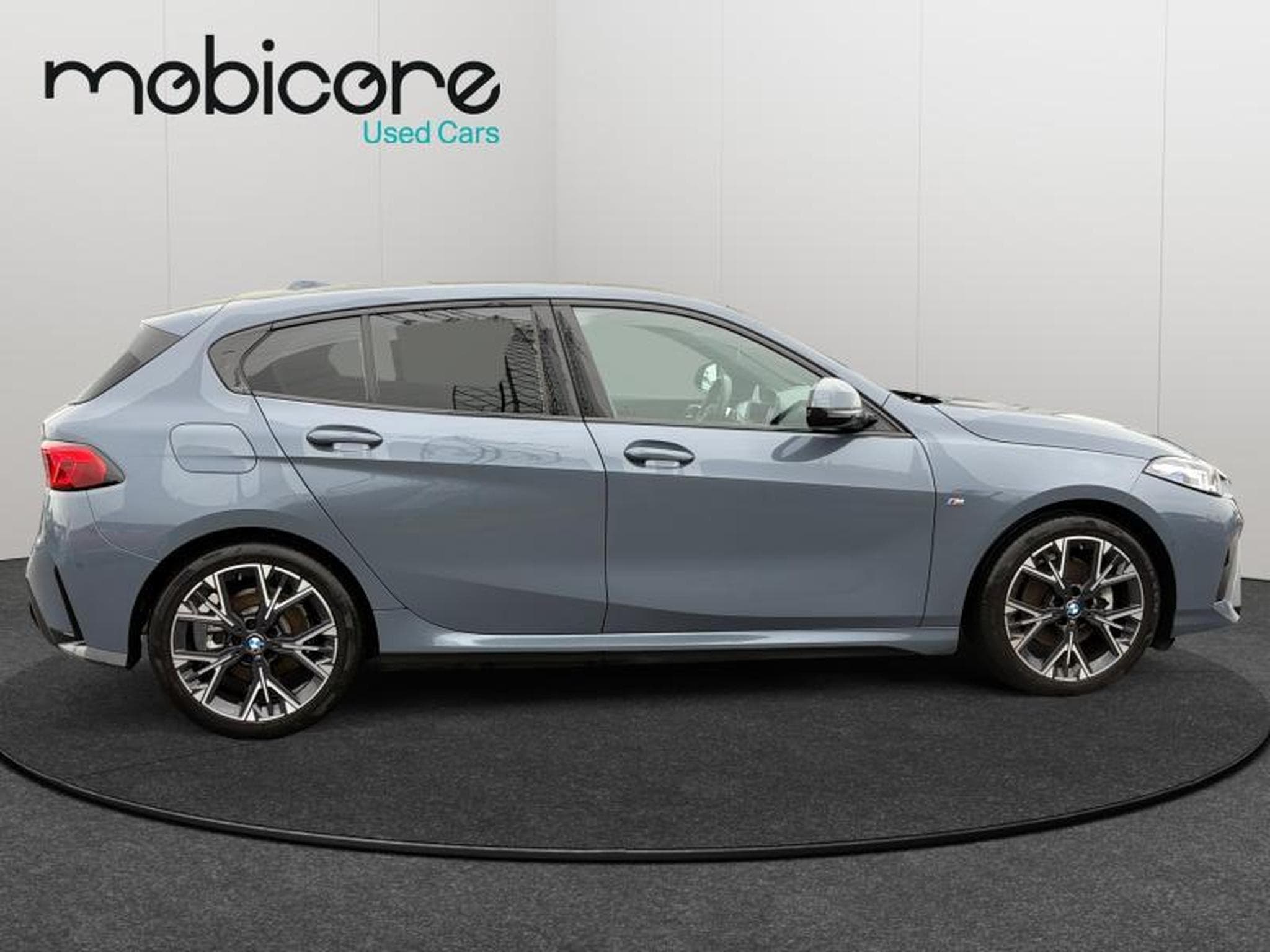 BMW 120 I Pack M / Panoramique / Essence (2025) - Photo 6