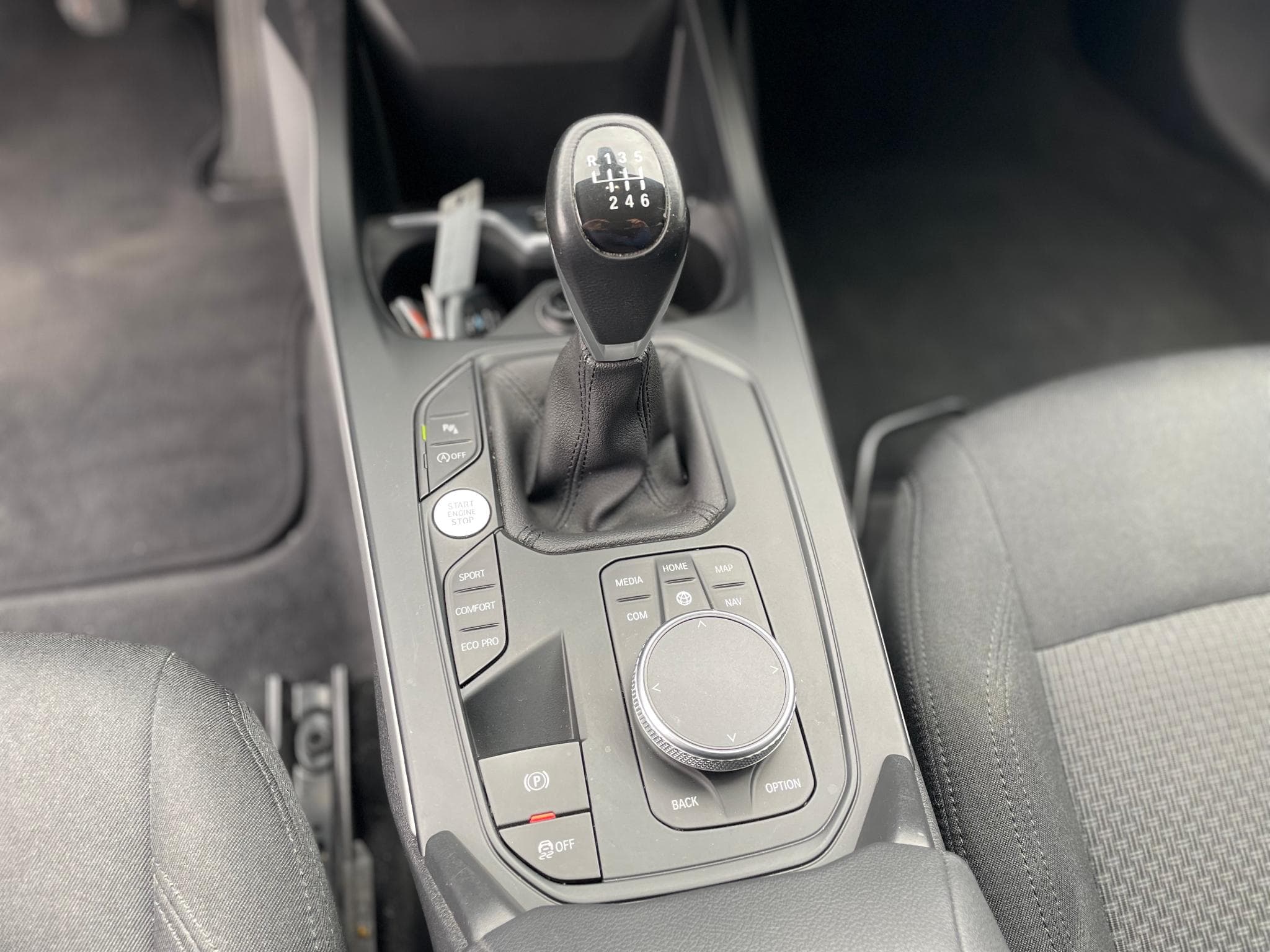 BMW 116 D Advantage (2021) - Photo 9