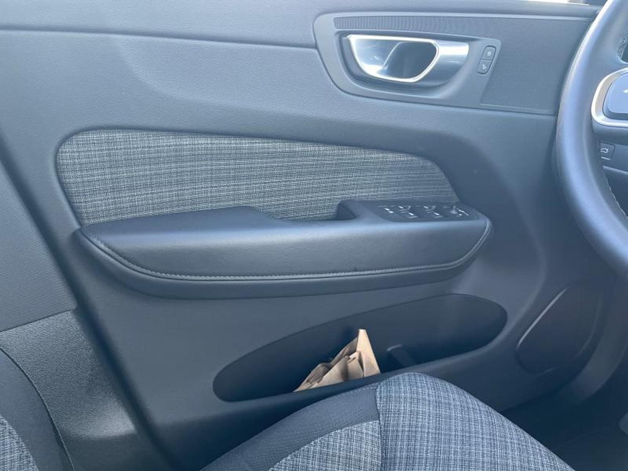 Volvo XC60 B4 Core / Diesel (2023) - Foto 20