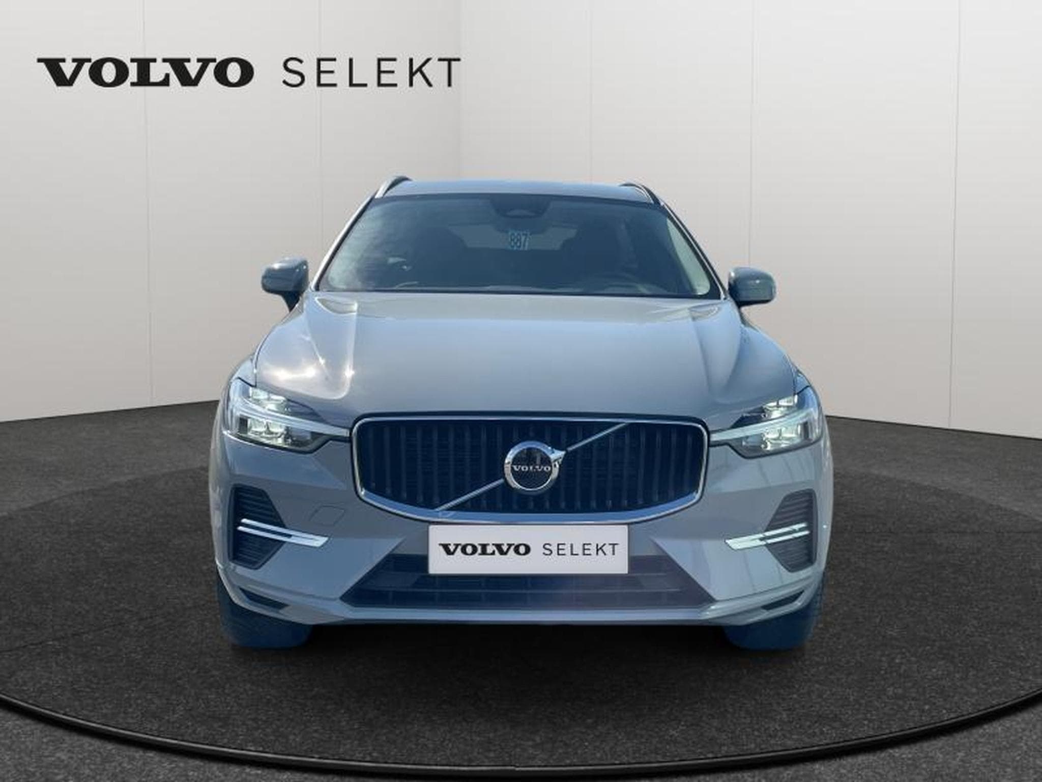Volvo XC60 B4 Core / Diesel (2023) - Foto 9