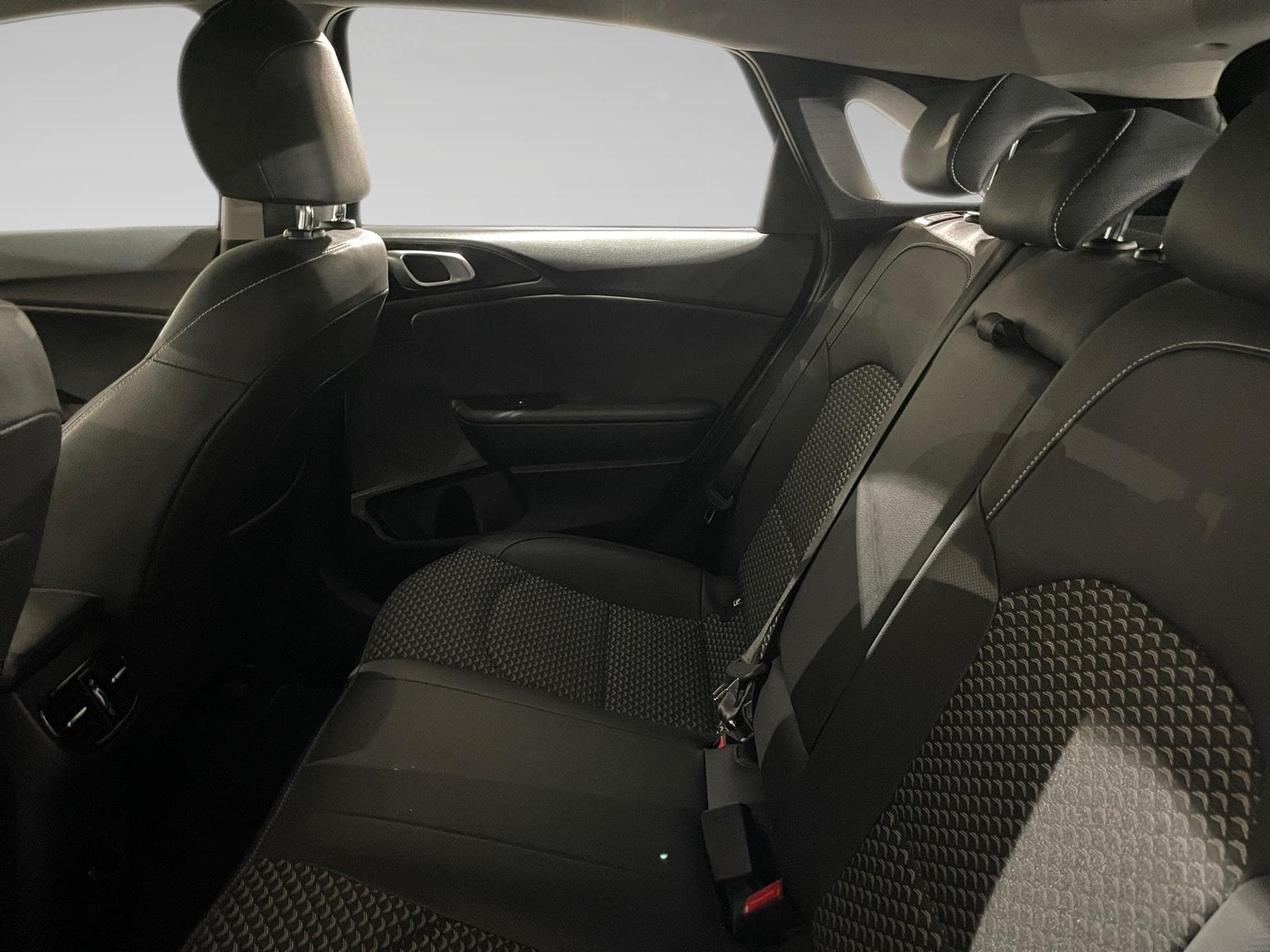 Kia Ceed 1.0 PULSE (2024) - Photo 11