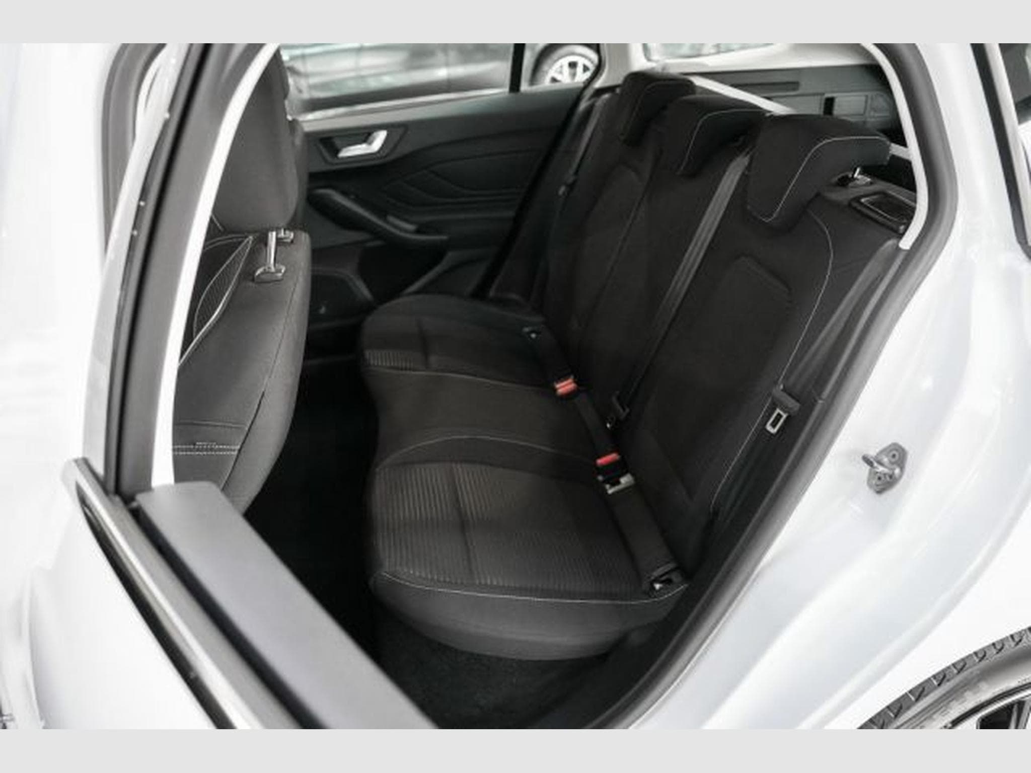 Ford Focus Focus Turnier 1.5 D 8G-Aut Titanium NAVI LED RFK (2023) - Photo 13