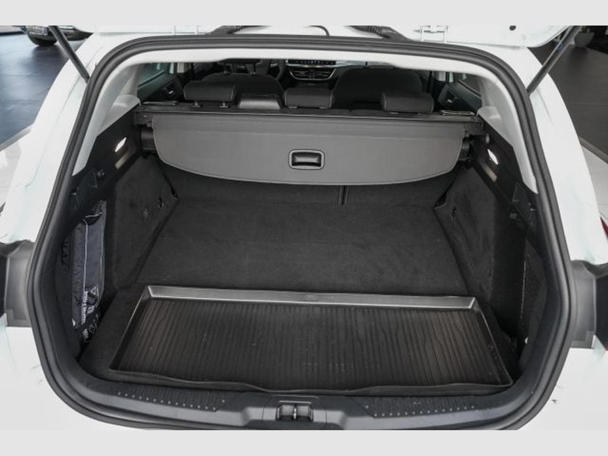 Ford Focus Focus Turnier 1.5 D 8G-Aut Titanium NAVI LED RFK (2023) - Photo 7