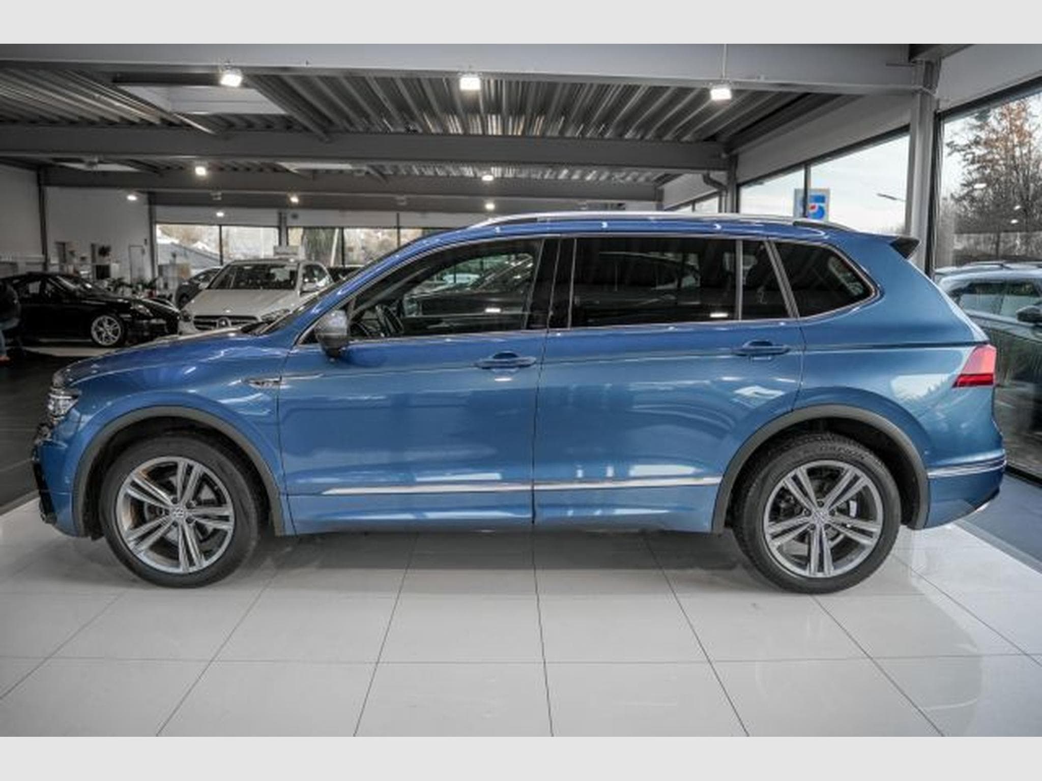 VW Tiguan Tiguan Allspace 2.0 TDI DSG Highl. R-Line 4M AHK (2021) - Photo 10