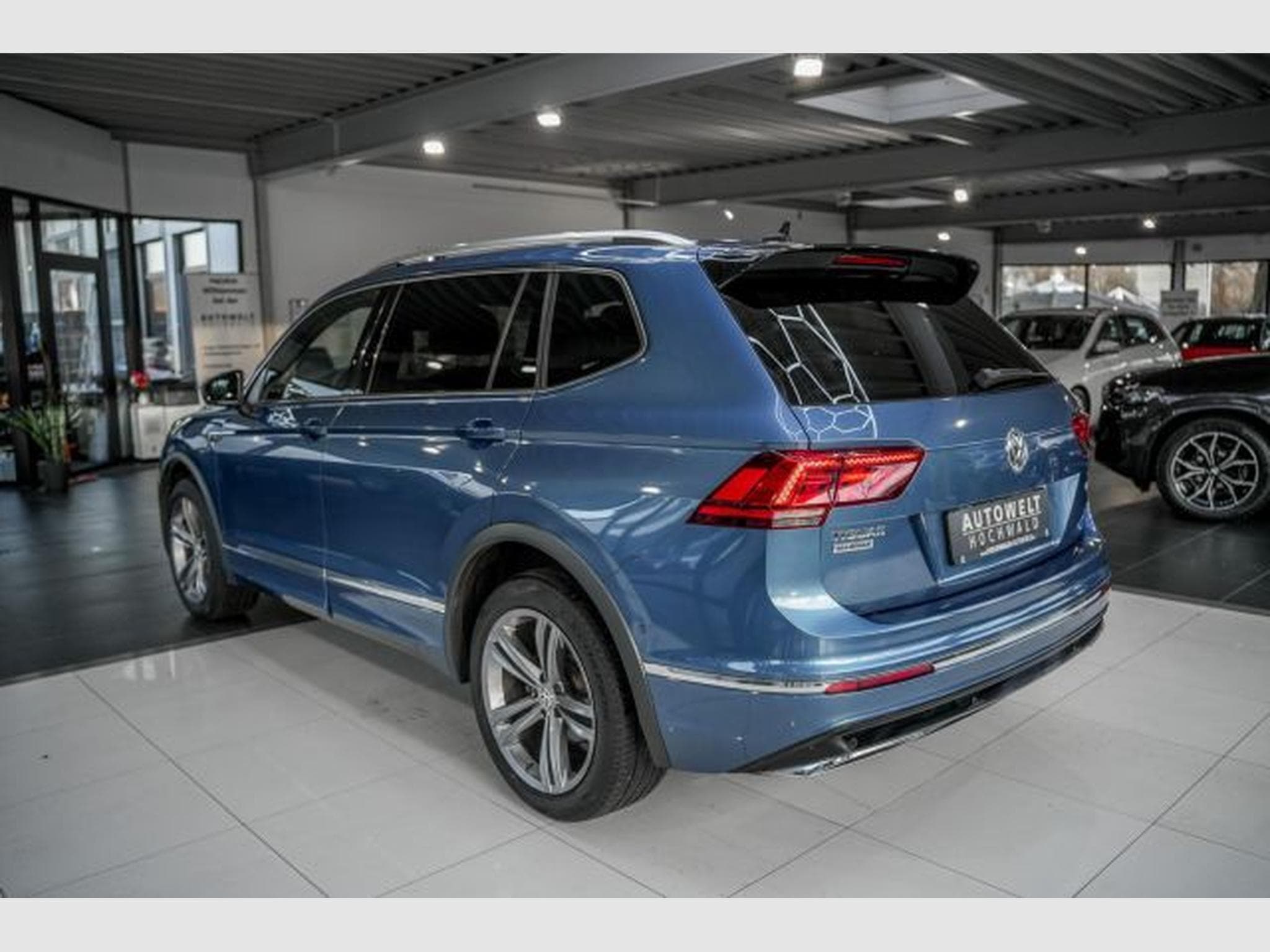 VW Tiguan Tiguan Allspace 2.0 TDI DSG Highl. R-Line 4M AHK (2021) - Photo 11