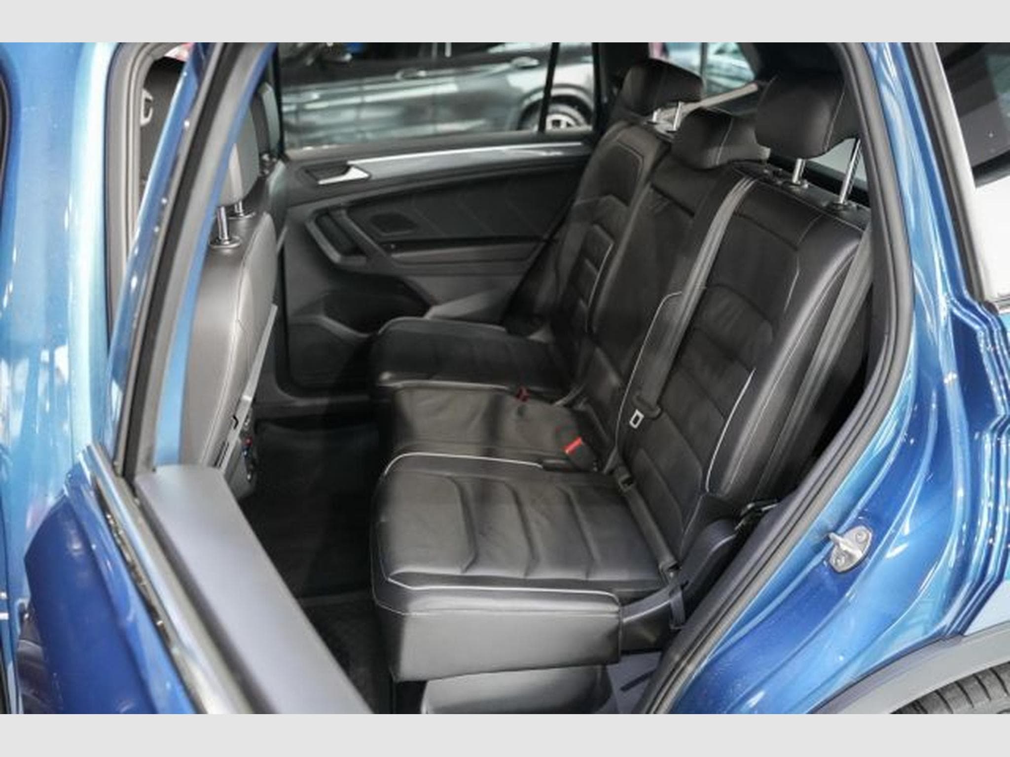 VW Tiguan Tiguan Allspace 2.0 TDI DSG Highl. R-Line 4M AHK (2021) - Photo 14