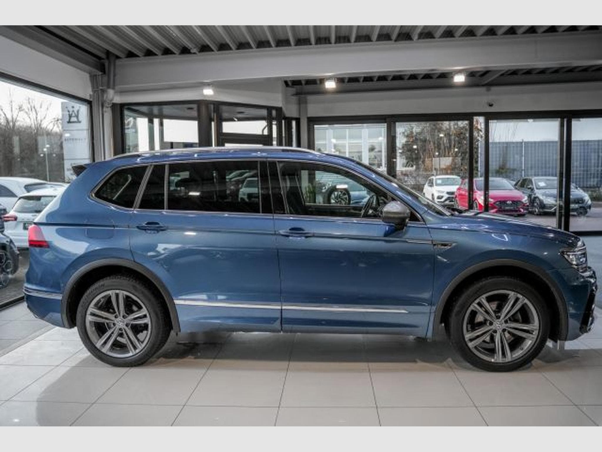 VW Tiguan Tiguan Allspace 2.0 TDI DSG Highl. R-Line 4M AHK (2021) - Photo 5