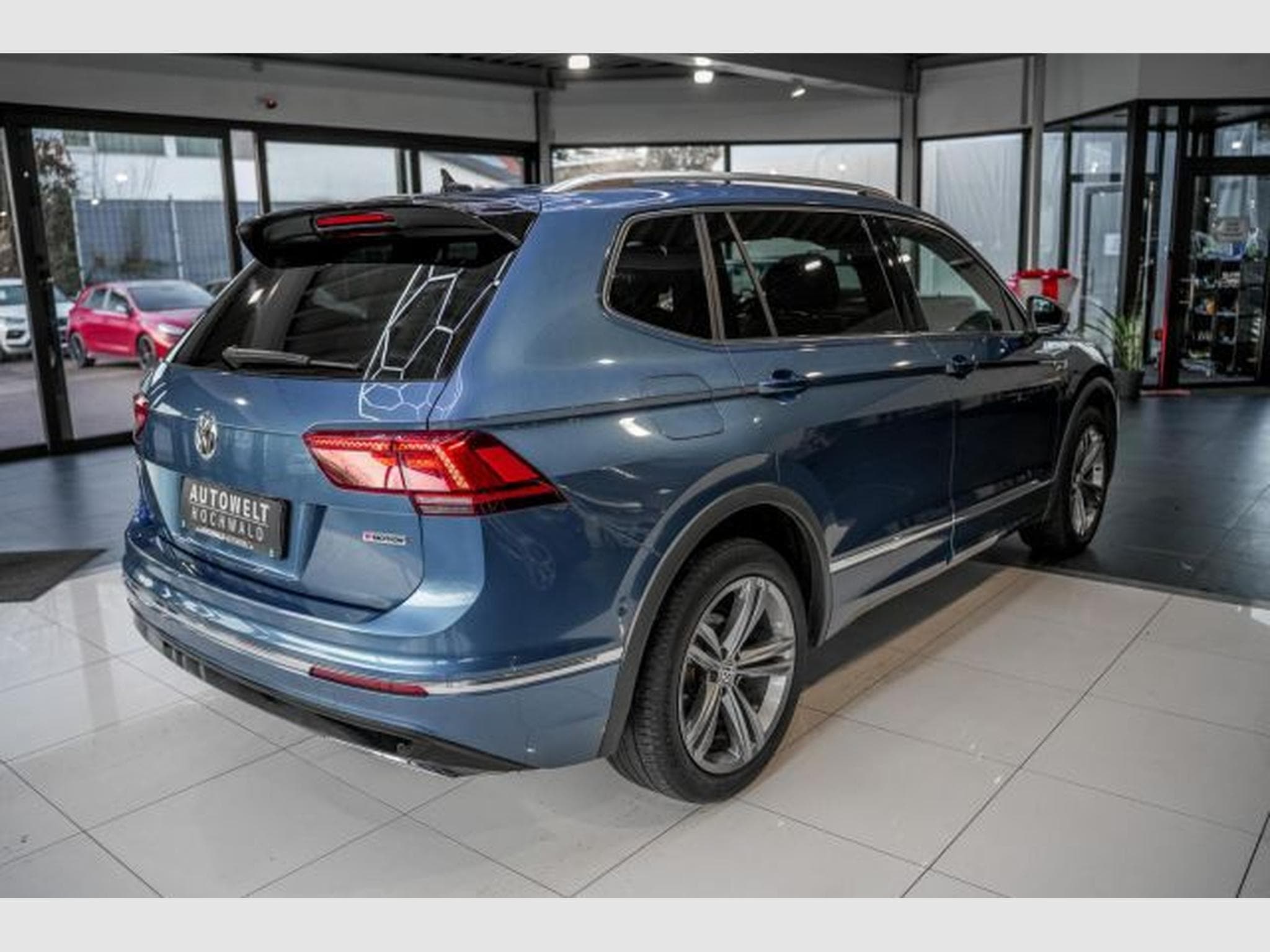 VW Tiguan Tiguan Allspace 2.0 TDI DSG Highl. R-Line 4M AHK (2021) - Photo 6