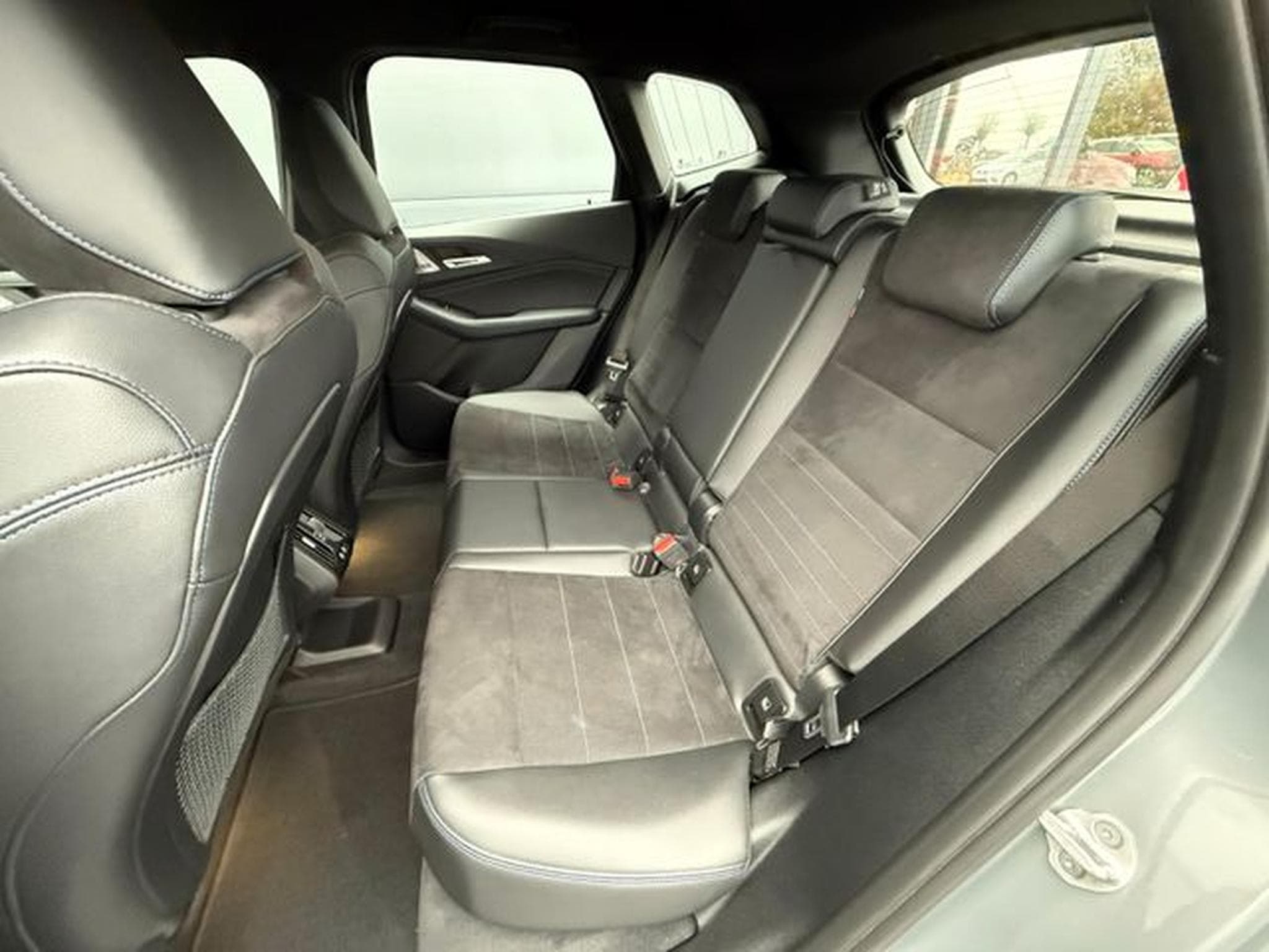 BMW 225 225e ActiveTourer xDrive M Sport PlugIn HUD H&amp;K (2023) - Foto 10