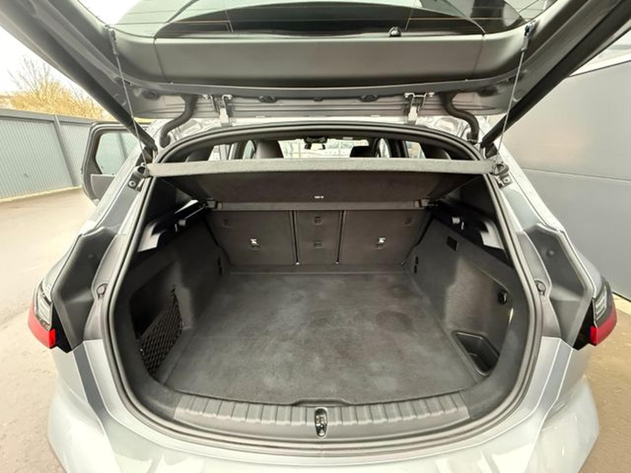 BMW 225 225e ActiveTourer xDrive M Sport PlugIn HUD H&amp;K (2023) - Foto 11