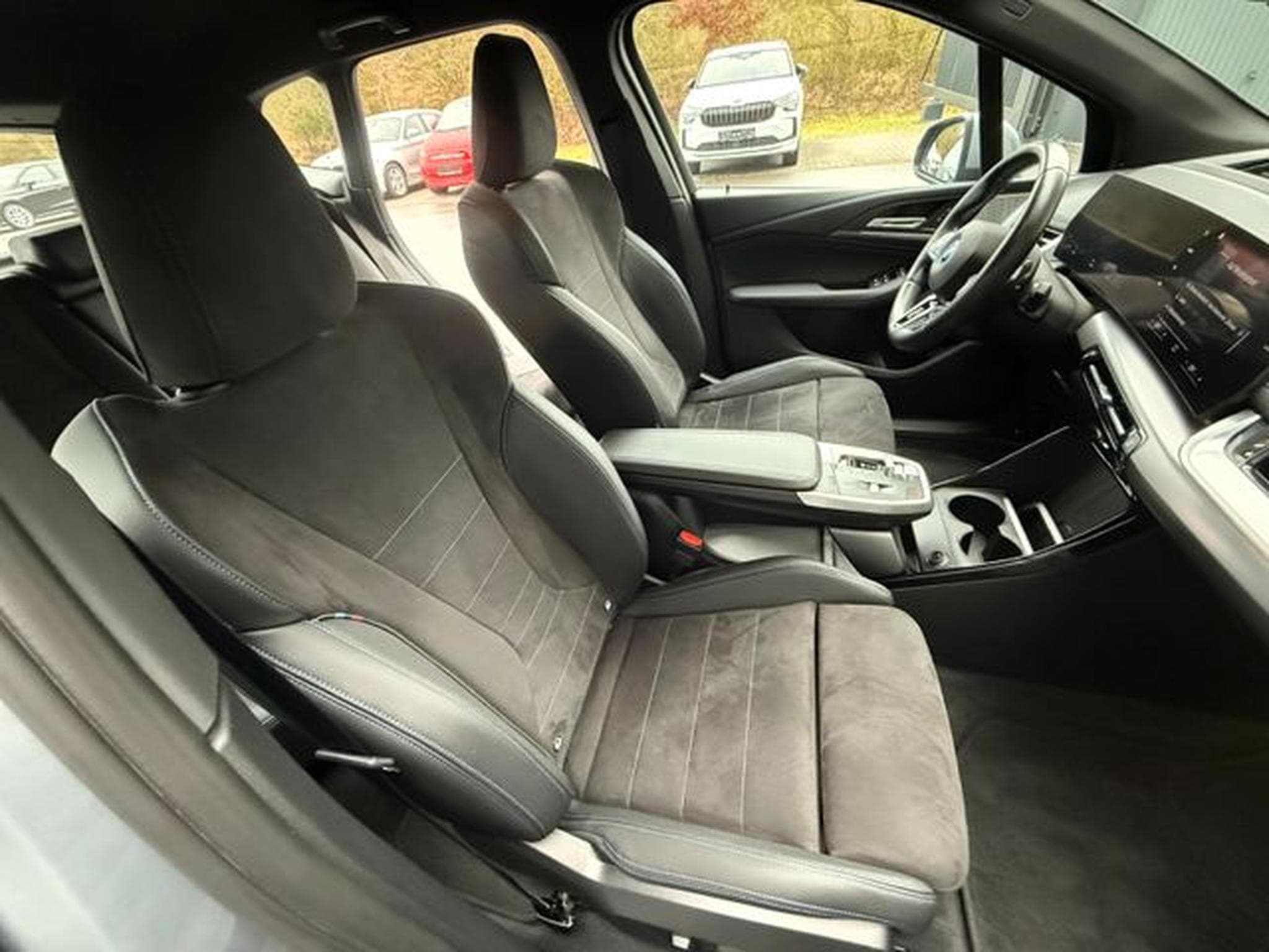 BMW 225 225e ActiveTourer xDrive M Sport PlugIn HUD H&amp;K (2023) - Foto 13