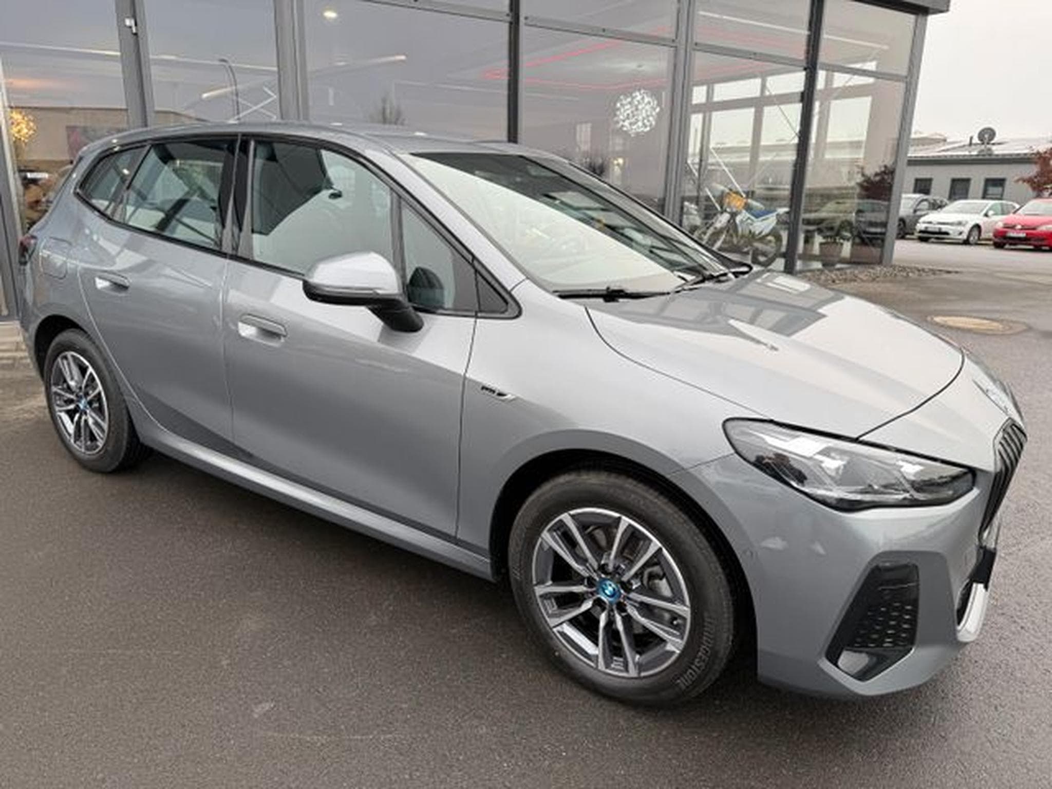 BMW 225 225e ActiveTourer xDrive M Sport PlugIn HUD H&amp;K (2023) - Photo 3