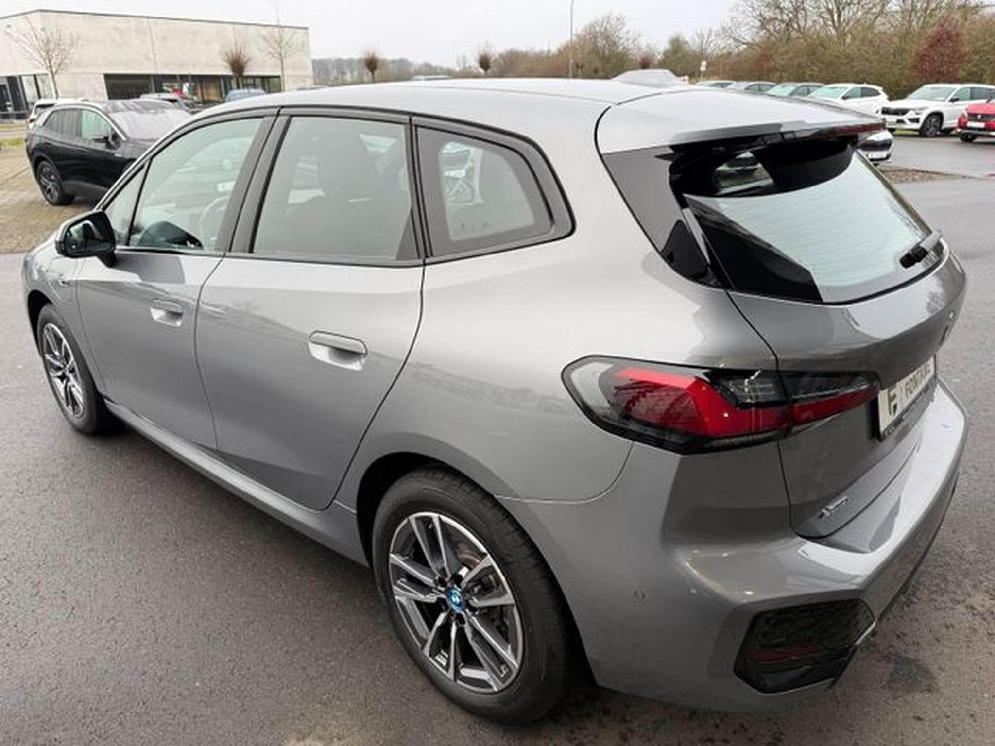 BMW 225 225e ActiveTourer xDrive M Sport PlugIn HUD H&amp;K (2023) - Foto 7