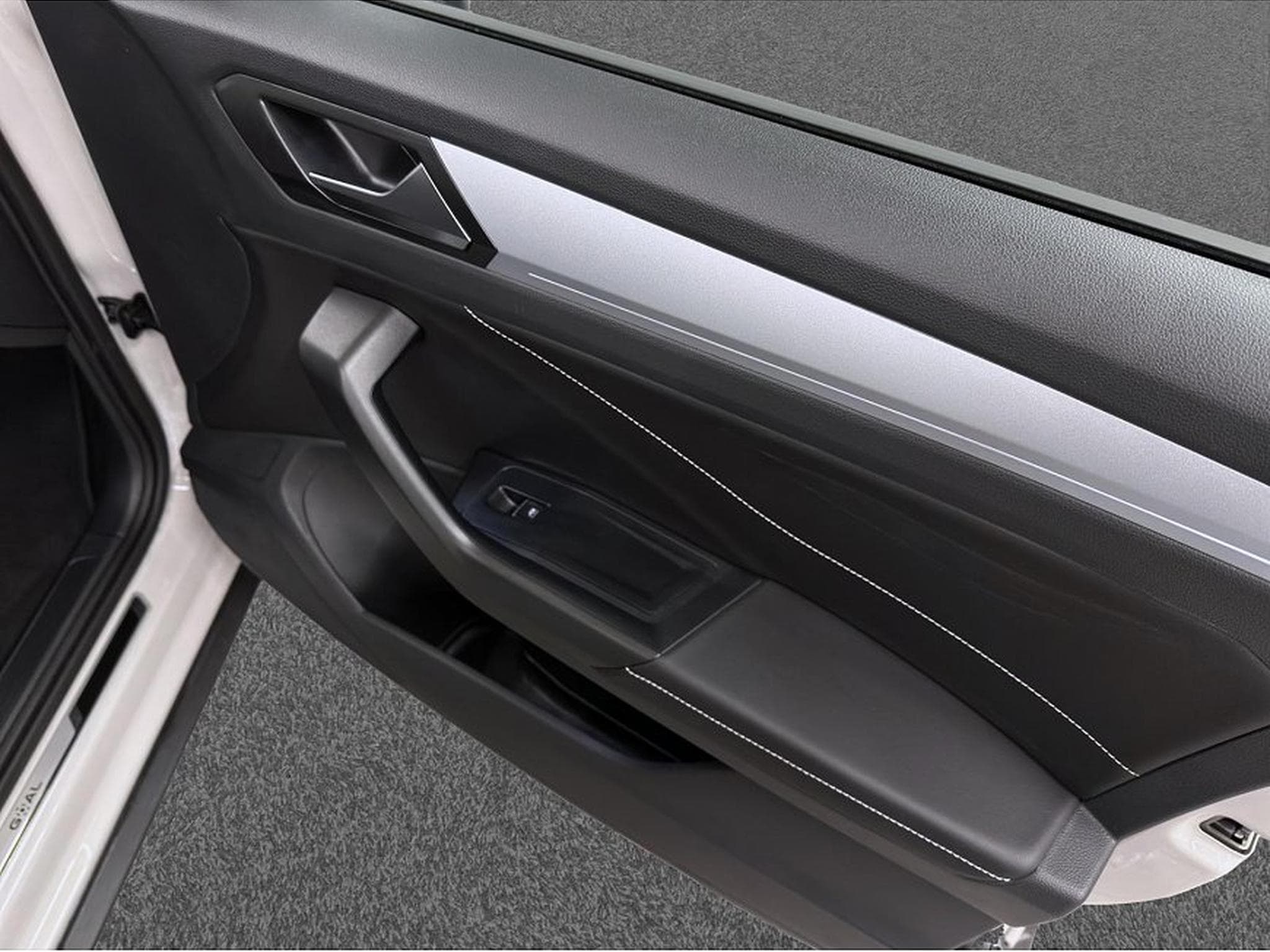 VW T-Roc (2025) - Foto 25