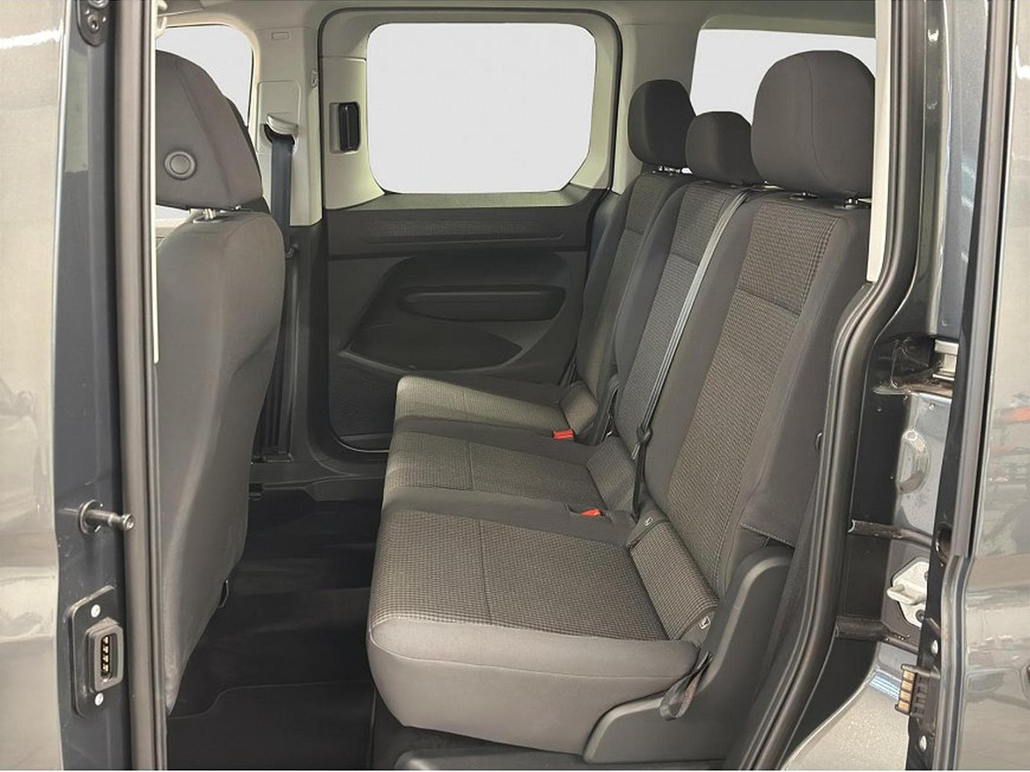 VW Caddy (2024) - Foto 16