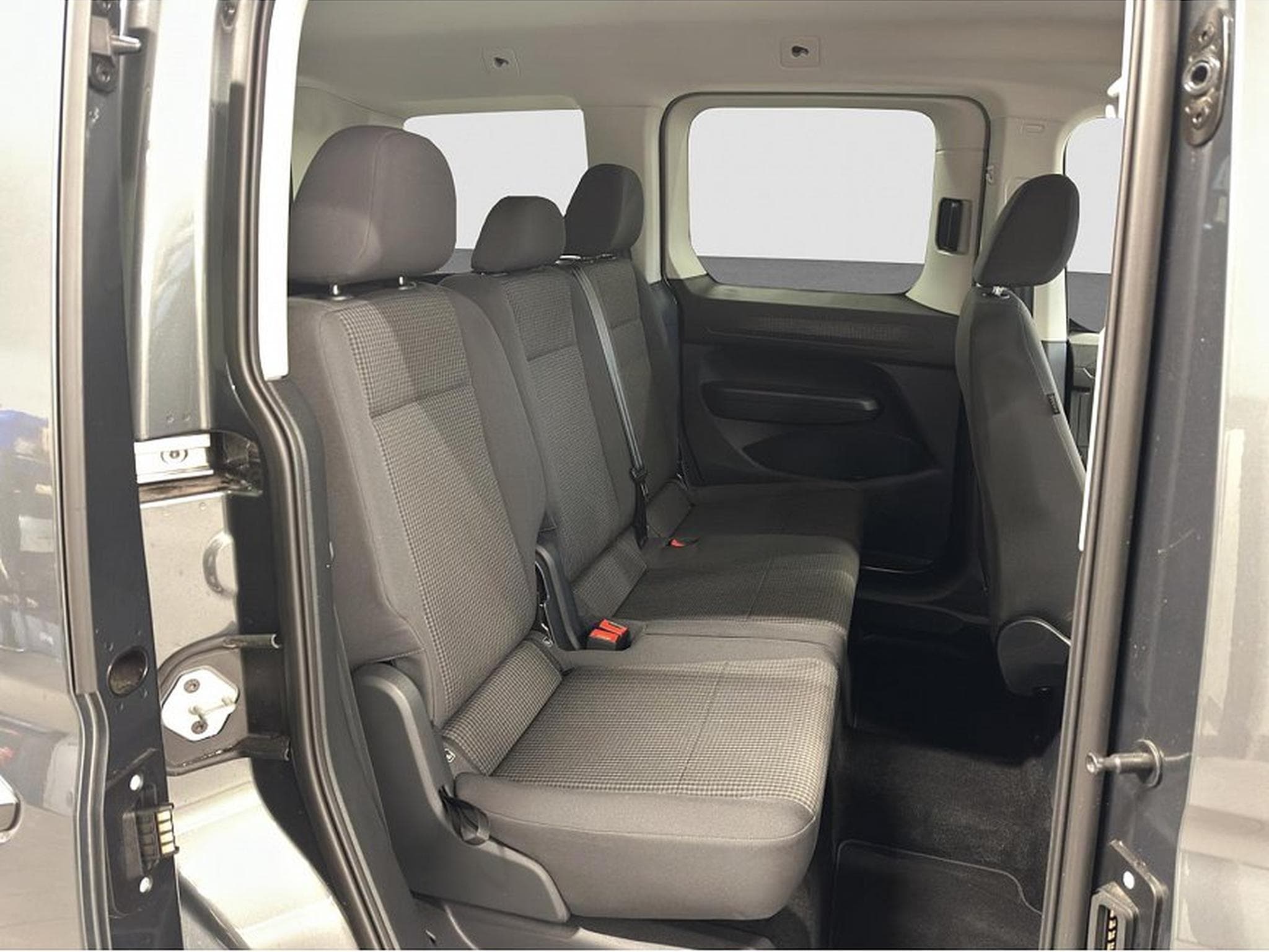 VW Caddy (2024) - Foto 17