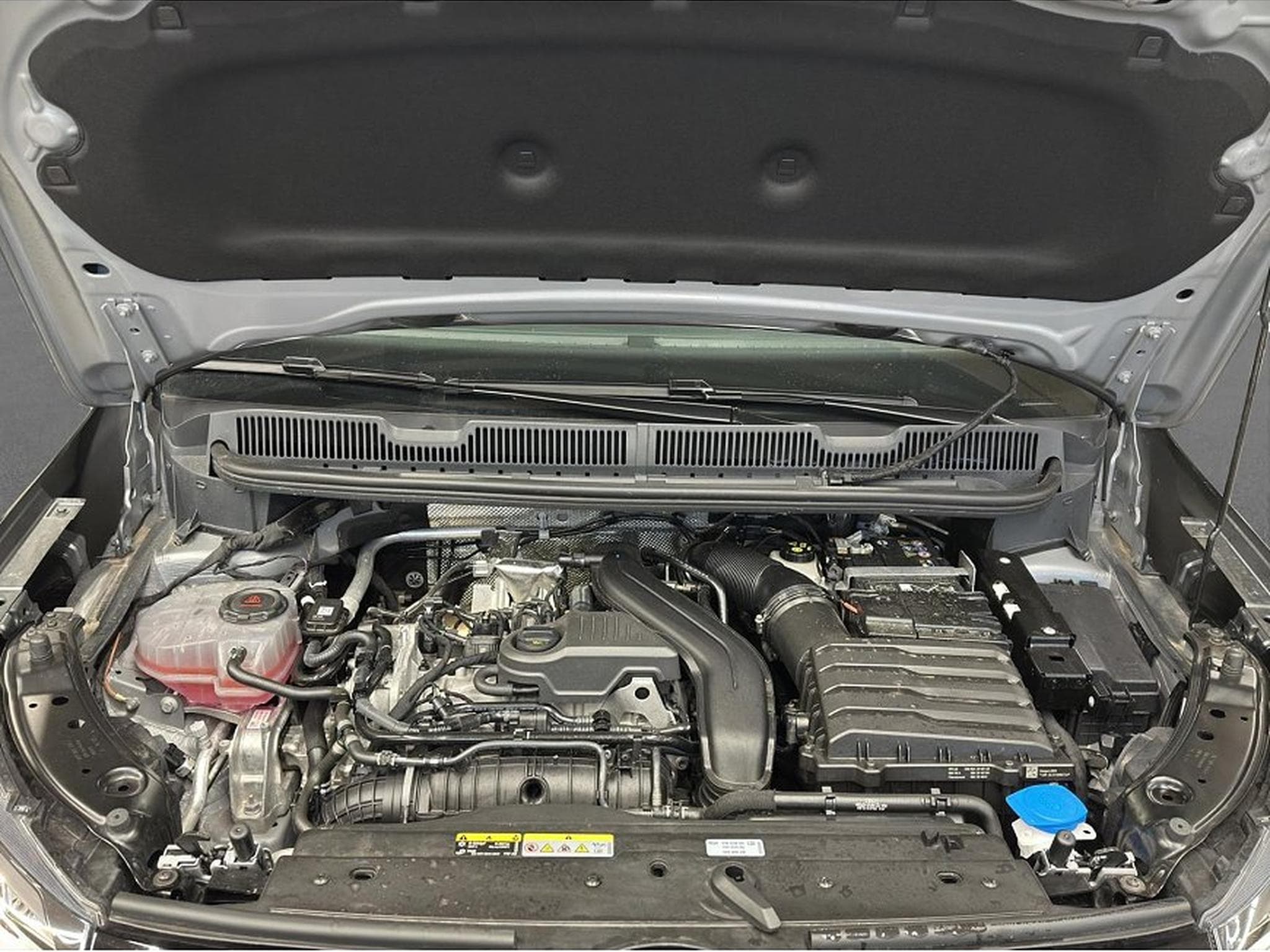 VW Caddy (2024) - Foto 19