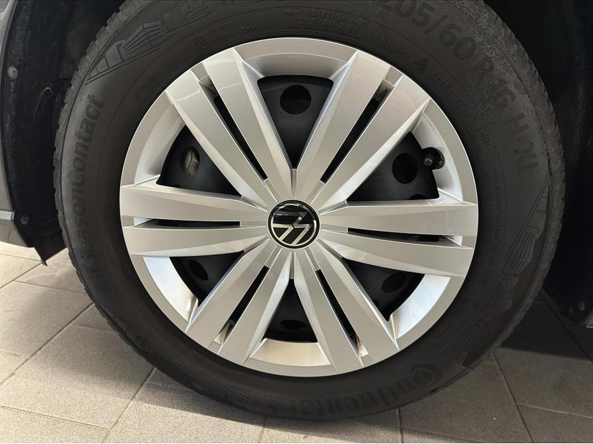 VW Caddy (2024) - Foto 22