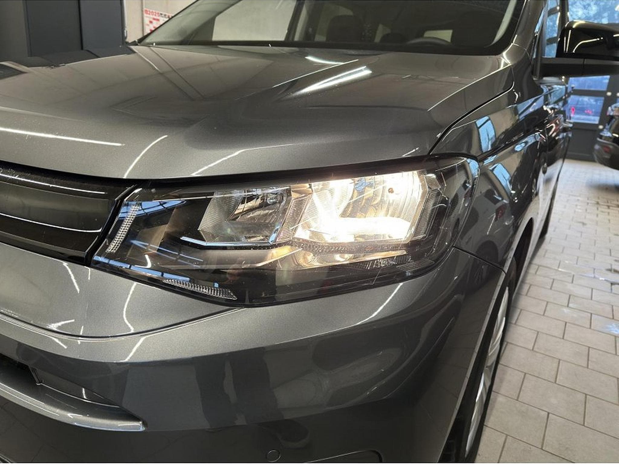 VW Caddy (2024) - Foto 23