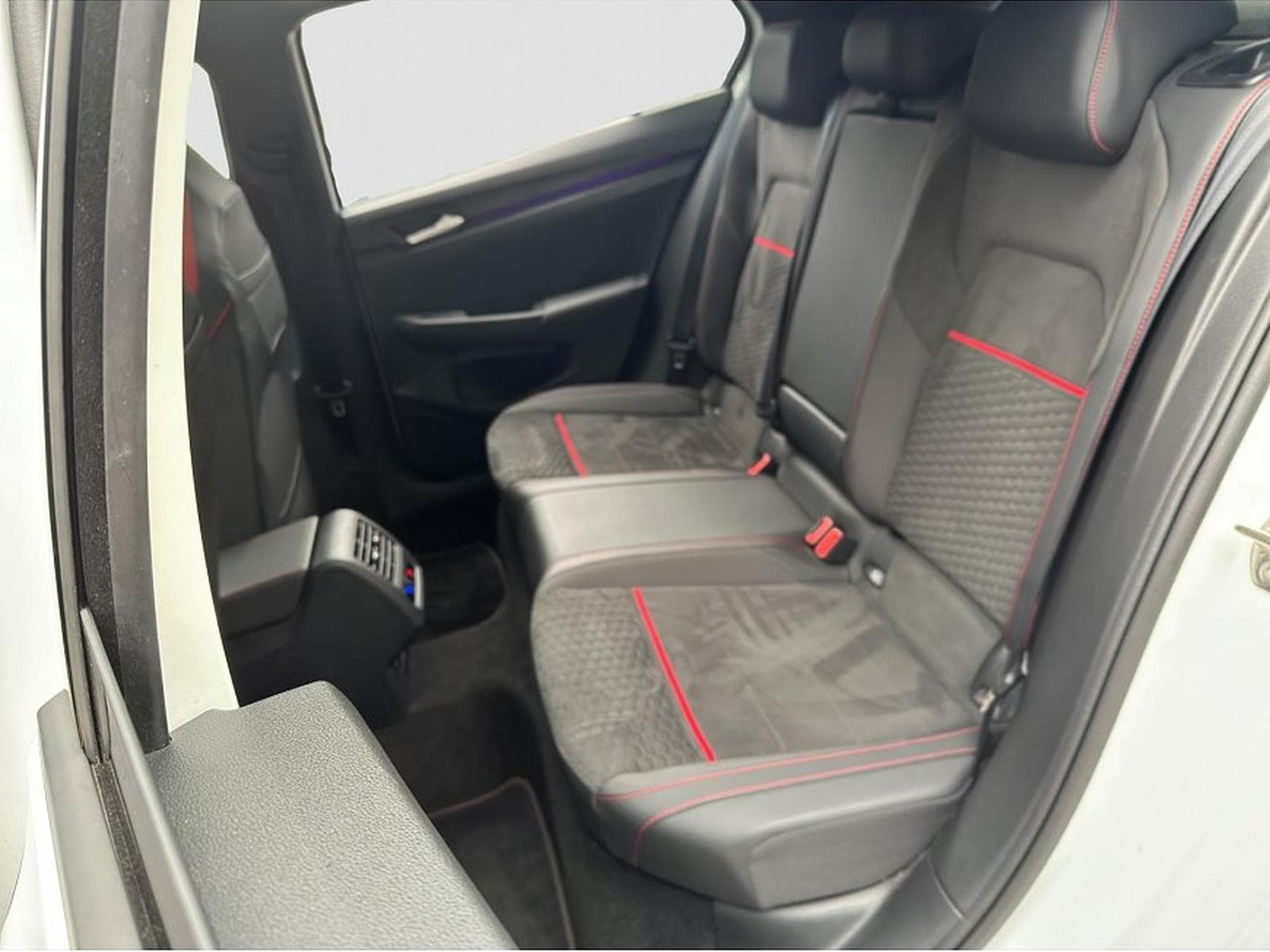 VW Golf (2025) - Foto 17