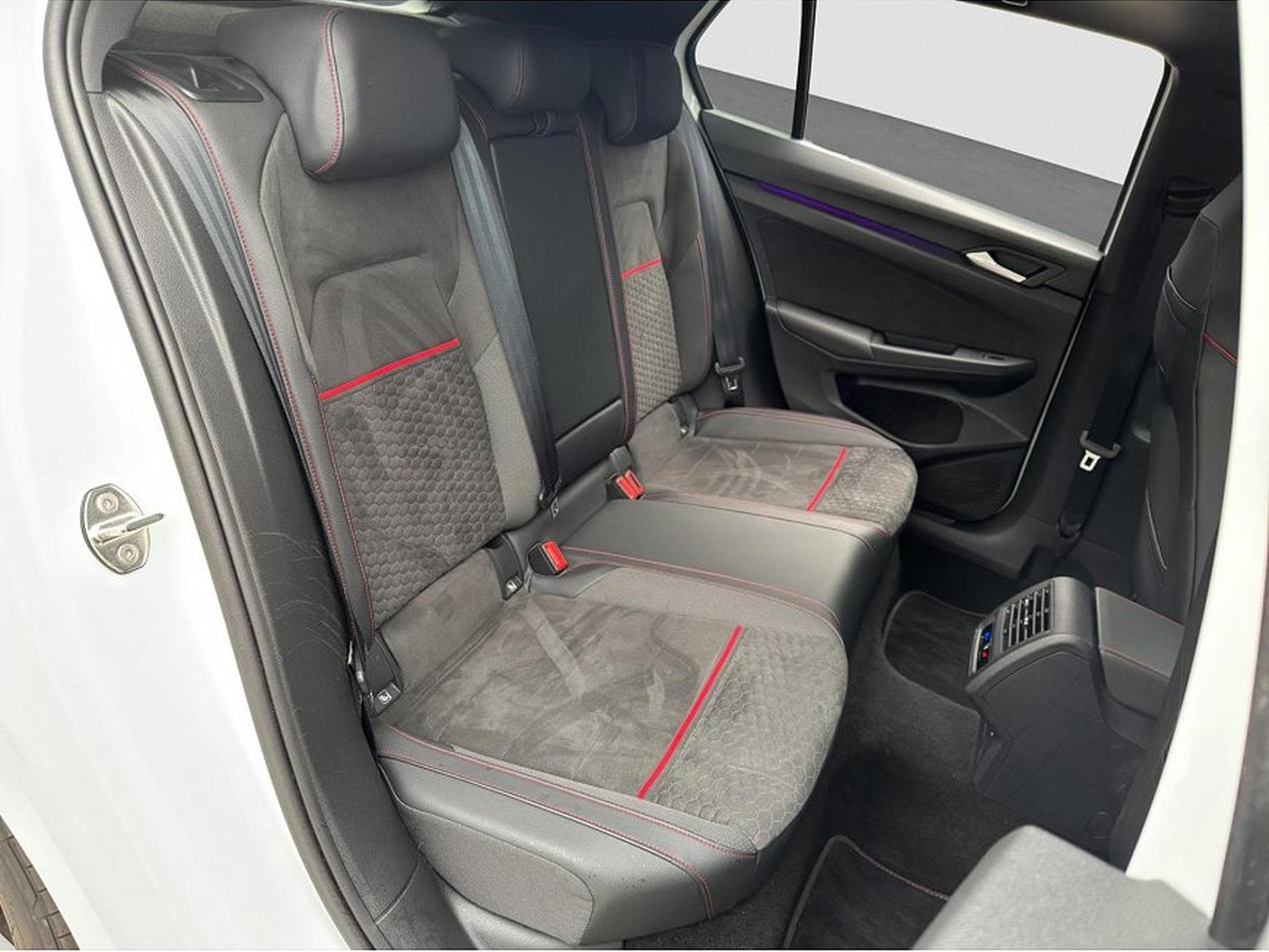 VW Golf (2025) - Foto 18