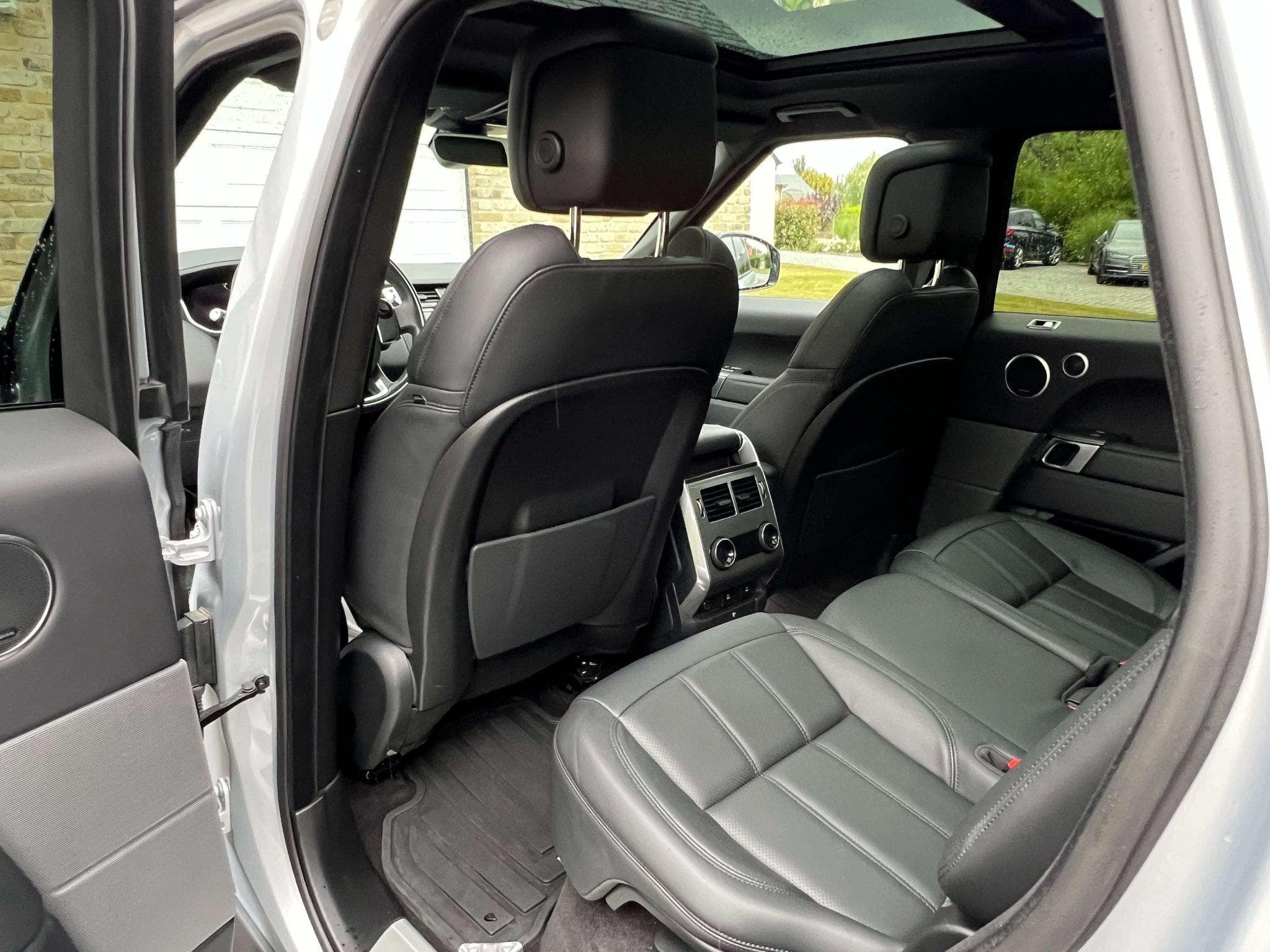 Land-Rover Range Rover Sport 3.0 TD6 D300 HSE Dynamic Etat Neuf (2021) - Photo 11