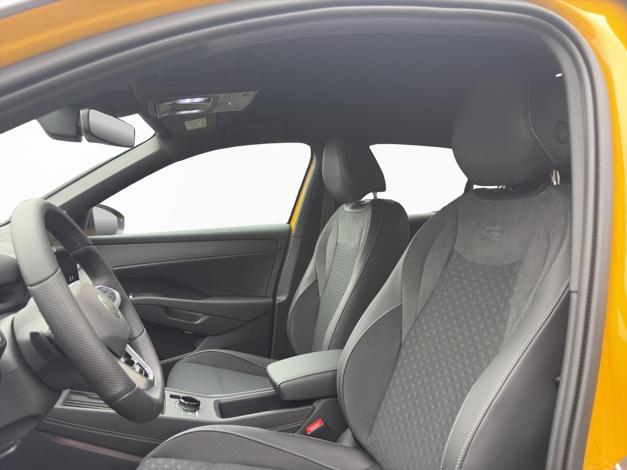 VW T-Roc R-Line (2025) - Foto 8