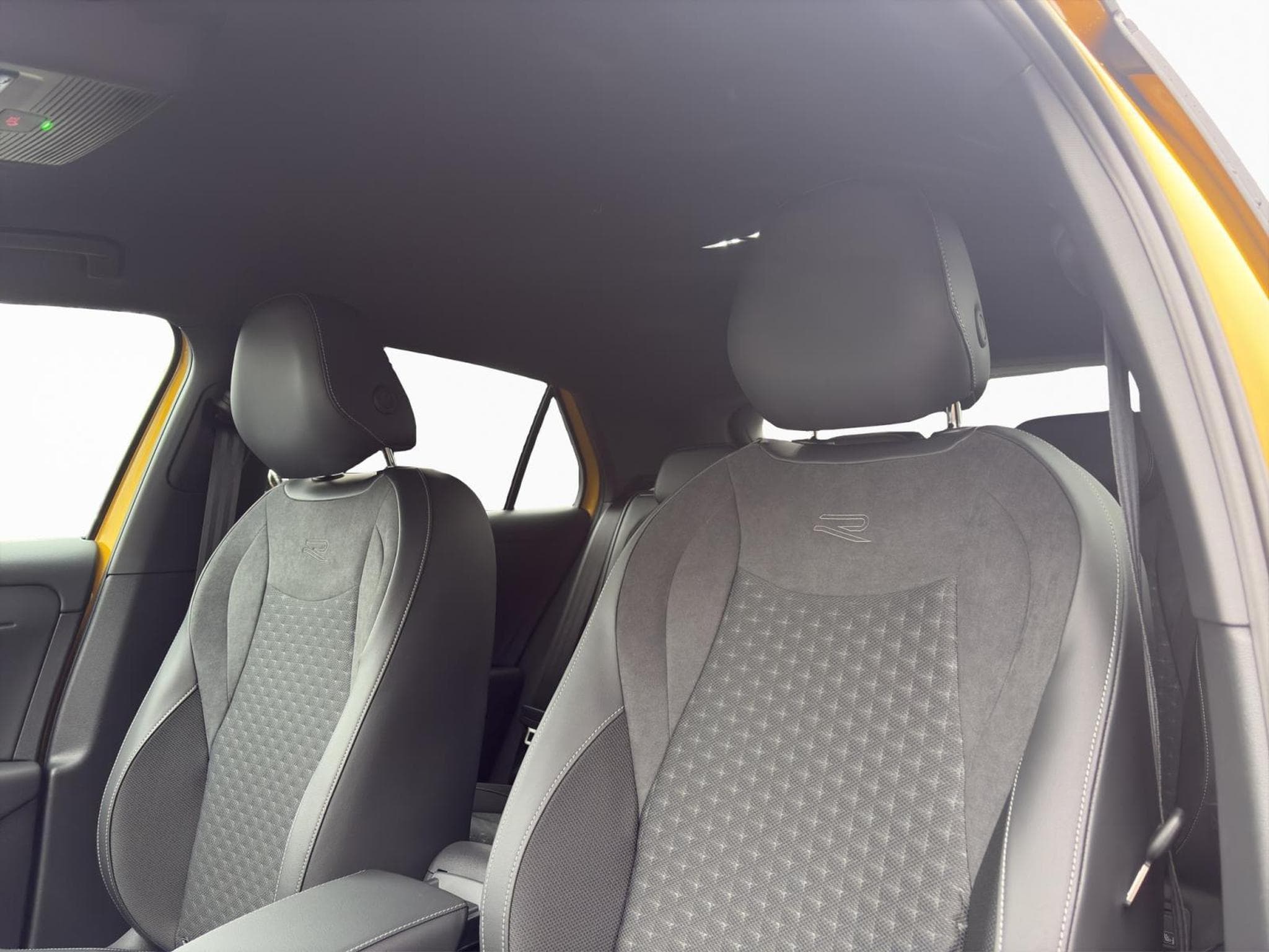 VW T-Roc R-Line (2025) - Foto 9