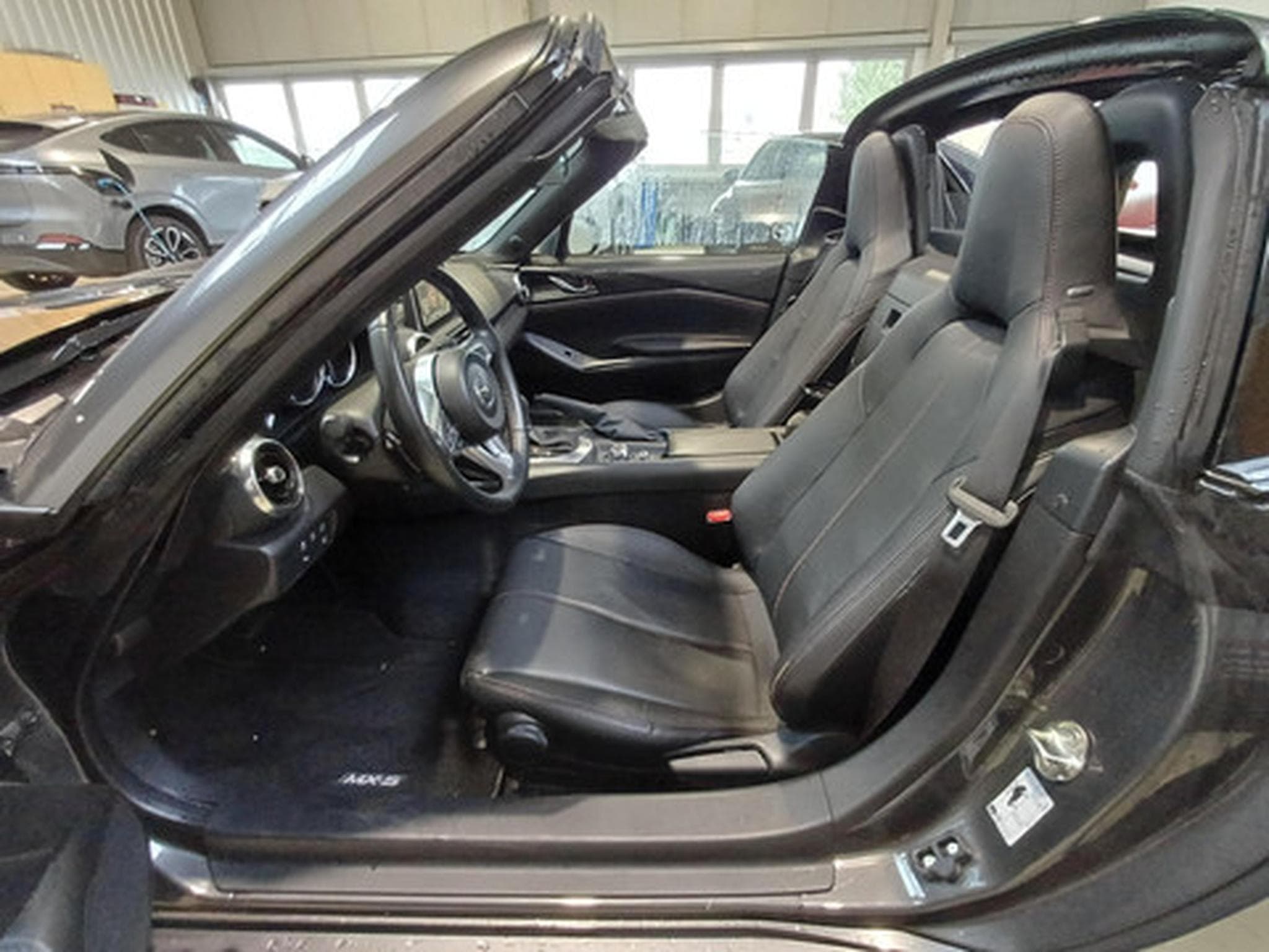 Mazda MX-5 2.0 Skyactiv-G 118kW Skycruise (2026) - Photo 10