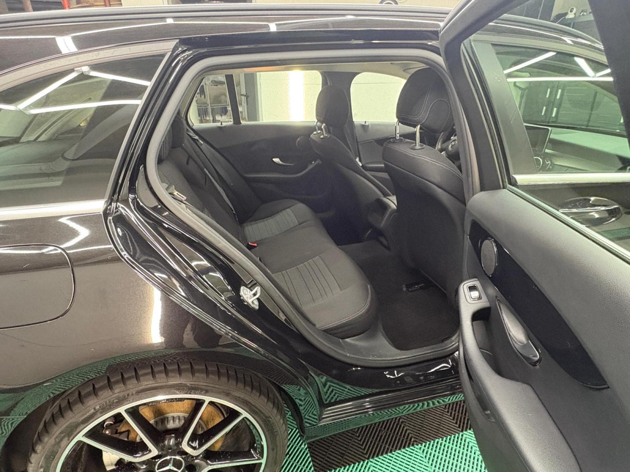 Mercedes C 200 T d G-Tronic Plus (2018) - Photo 11