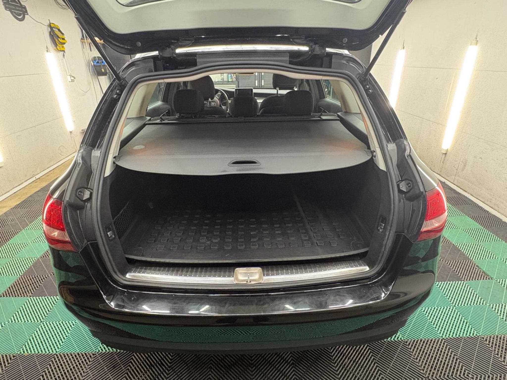 Mercedes C 200 T d G-Tronic Plus (2018) - Photo 8