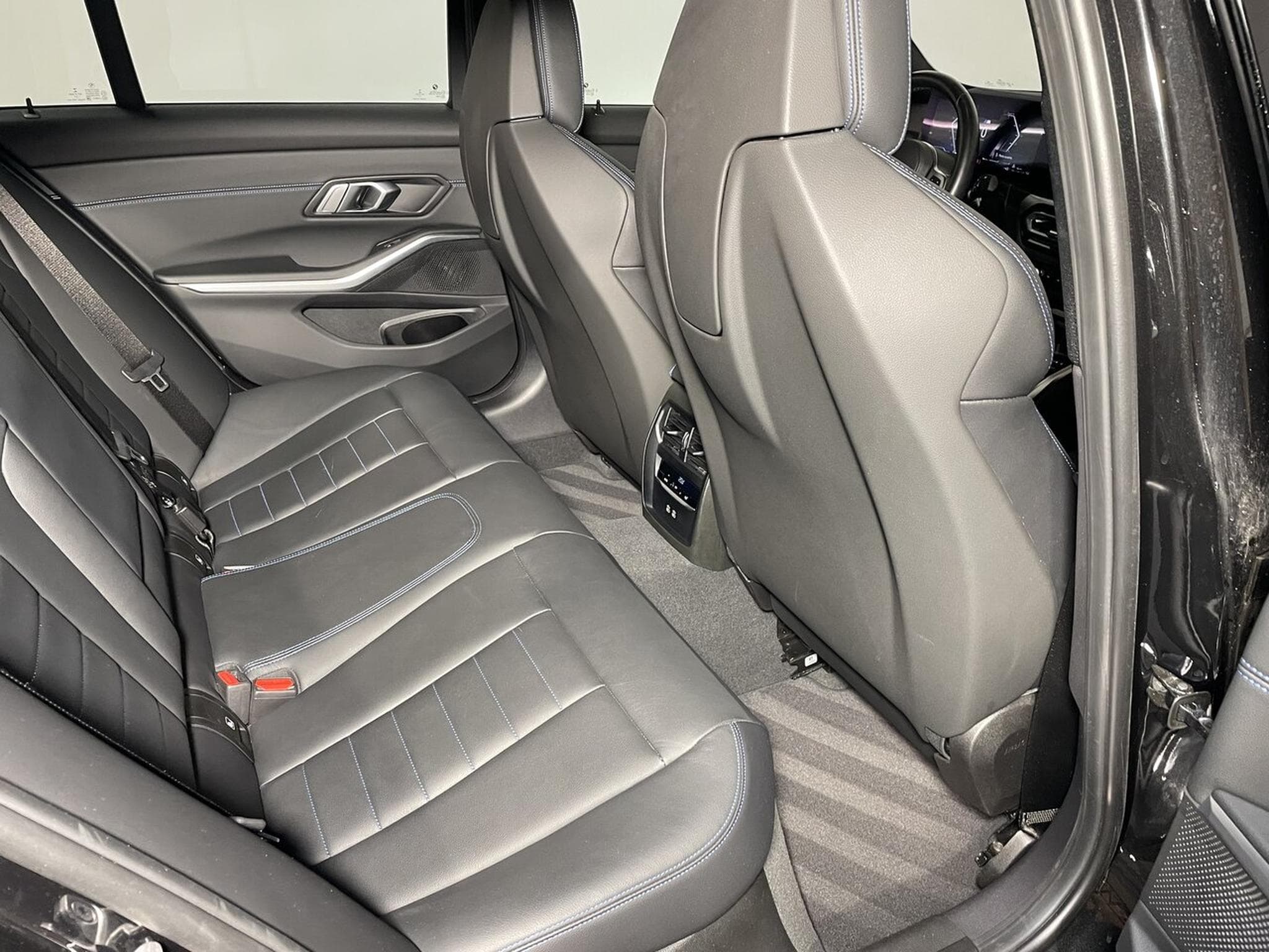 BMW 330 E 292 CV M SPORT GPS (2022) - Photo 9