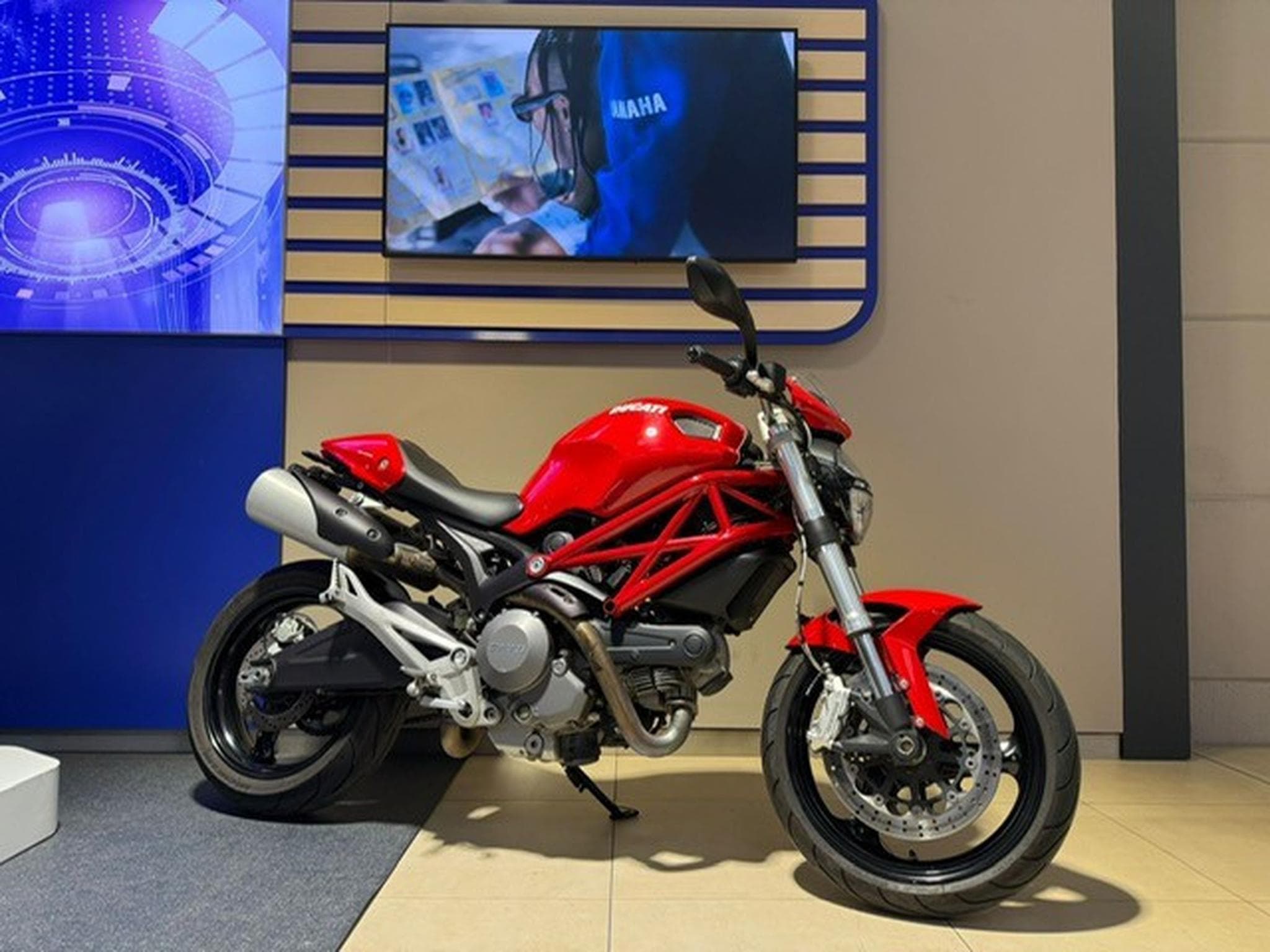 Ducati Monster 696 (2014) - Foto 3