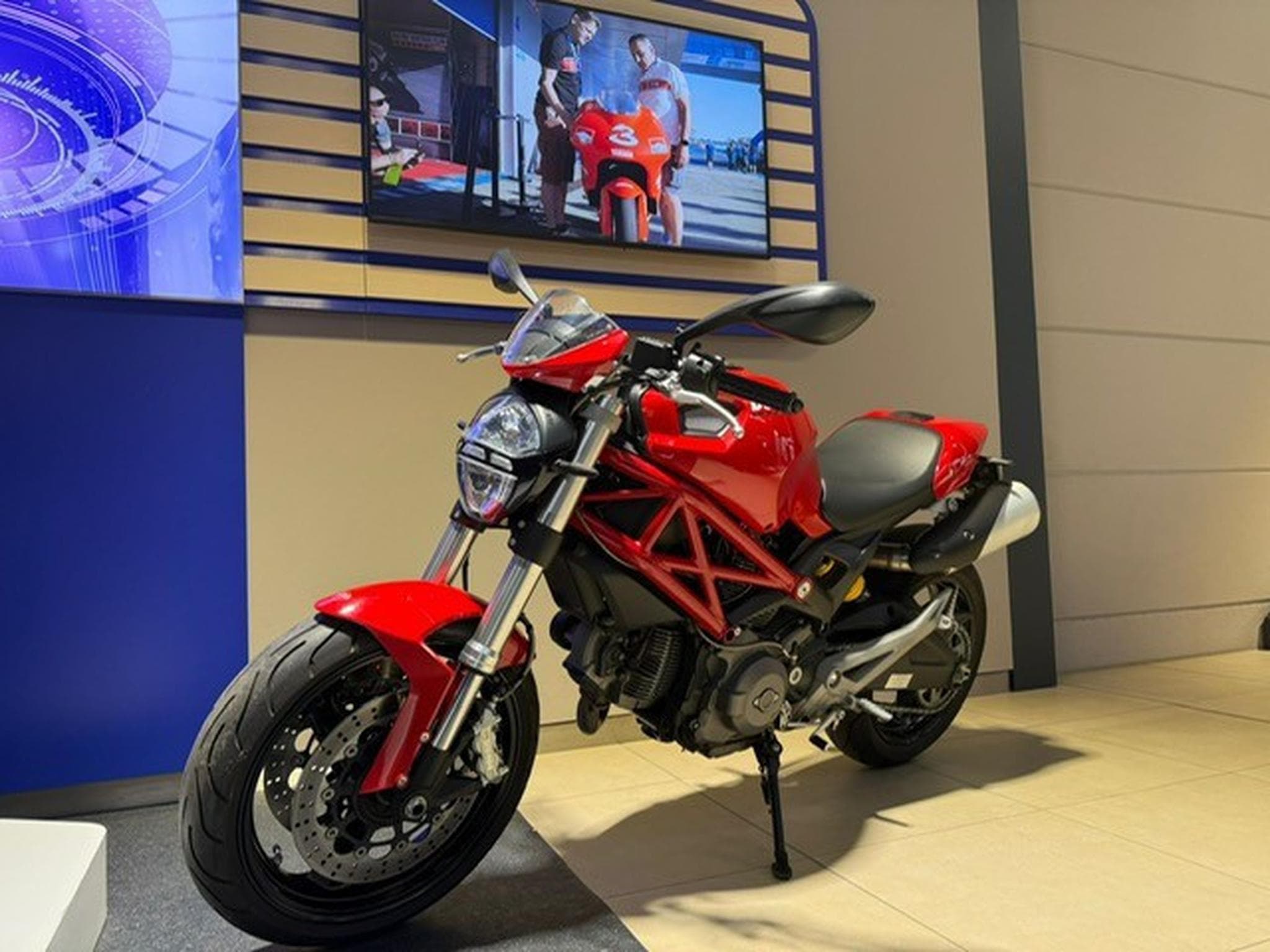 Ducati Monster 696 (2014) - Foto 4