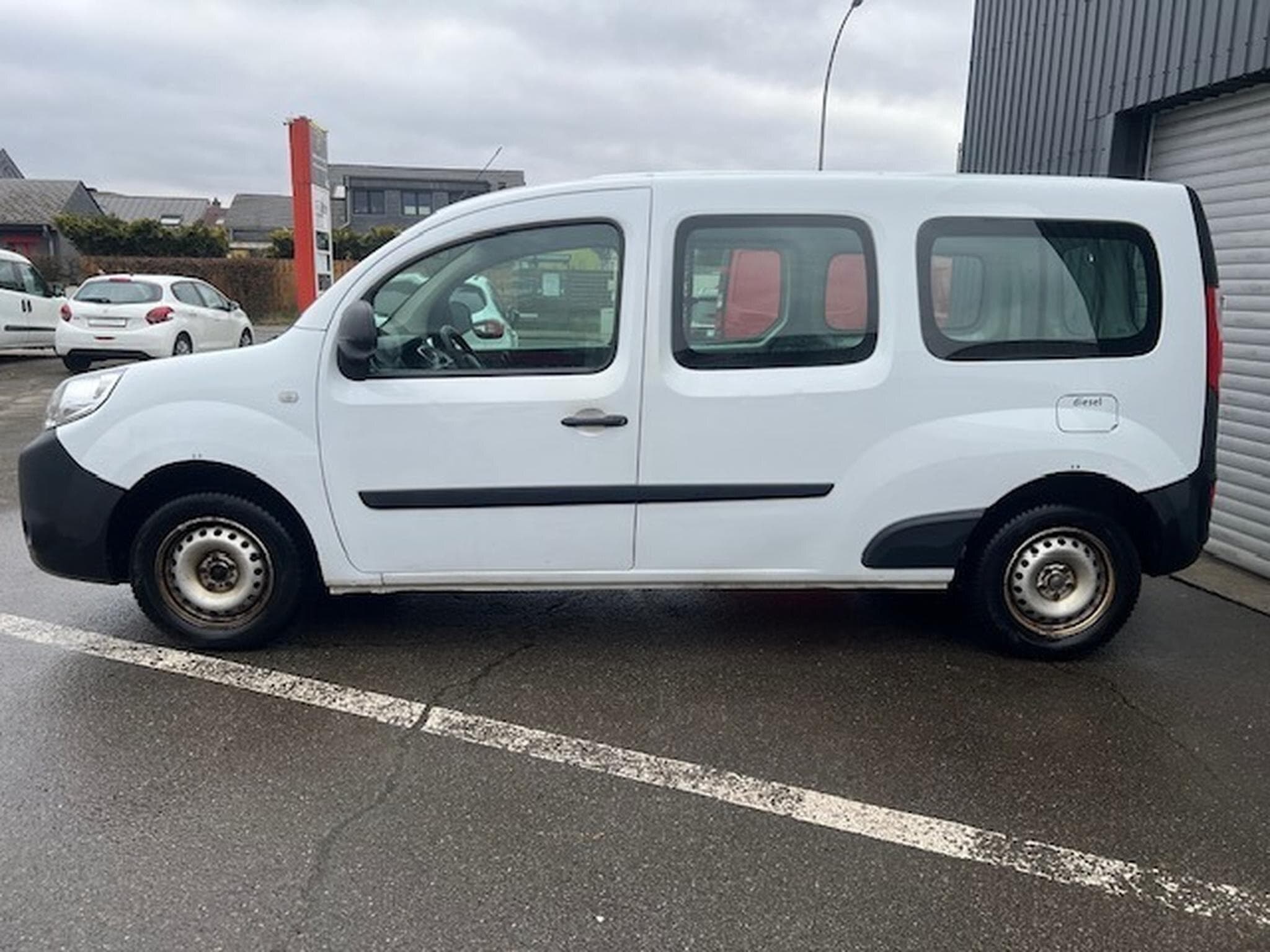 Renault Kangoo Maxi Grand Confort 95 CV 6 vitesses (2021) - Photo 2