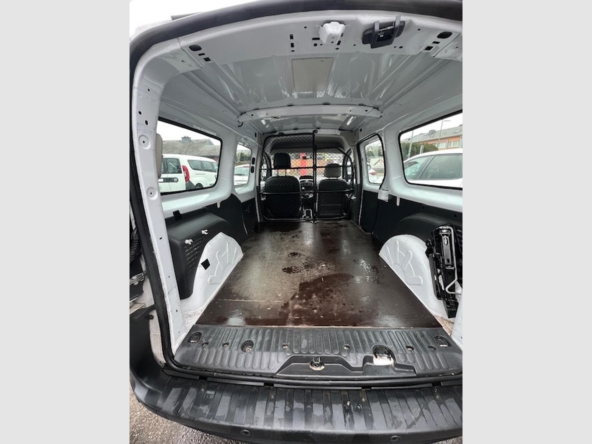 Renault Kangoo Maxi Grand Confort 95 CV 6 vitesses (2021) - Photo 7