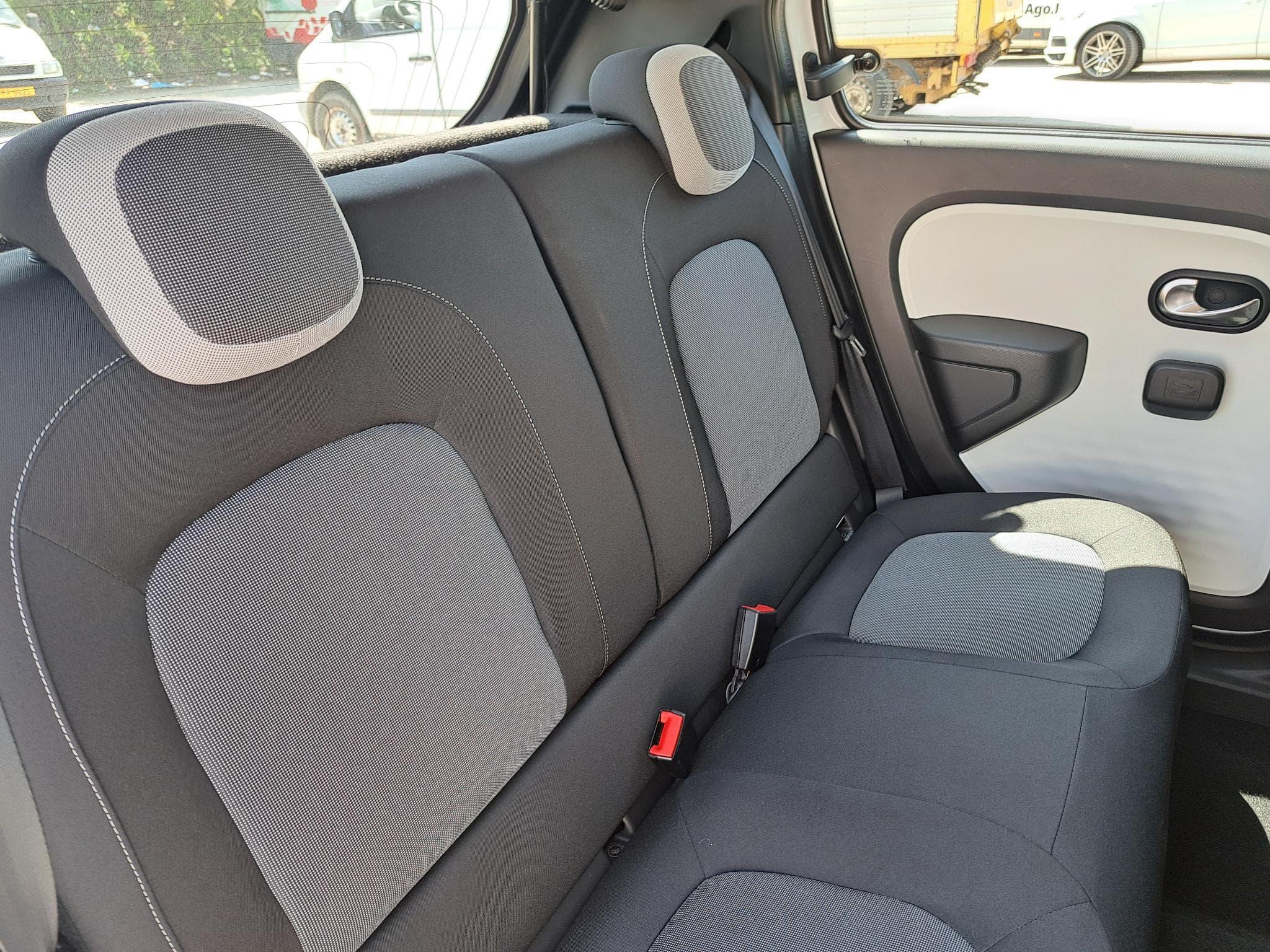 Renault Twingo 1.0 TCE 70CV LIMITED (2018) - Foto 14